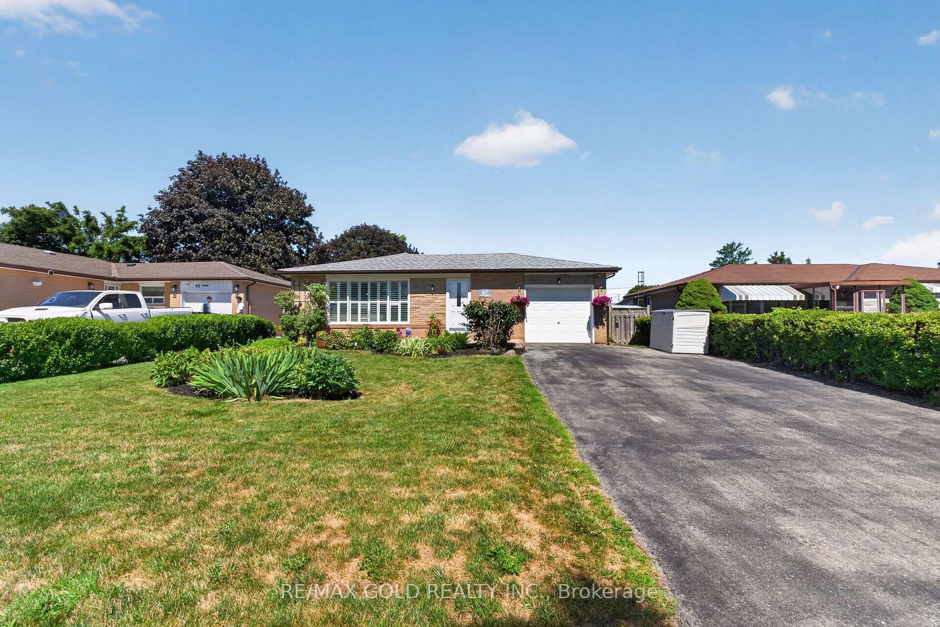 Photo 2 of 47 Belmont Drive, Brampton, Avondale — HOMEH