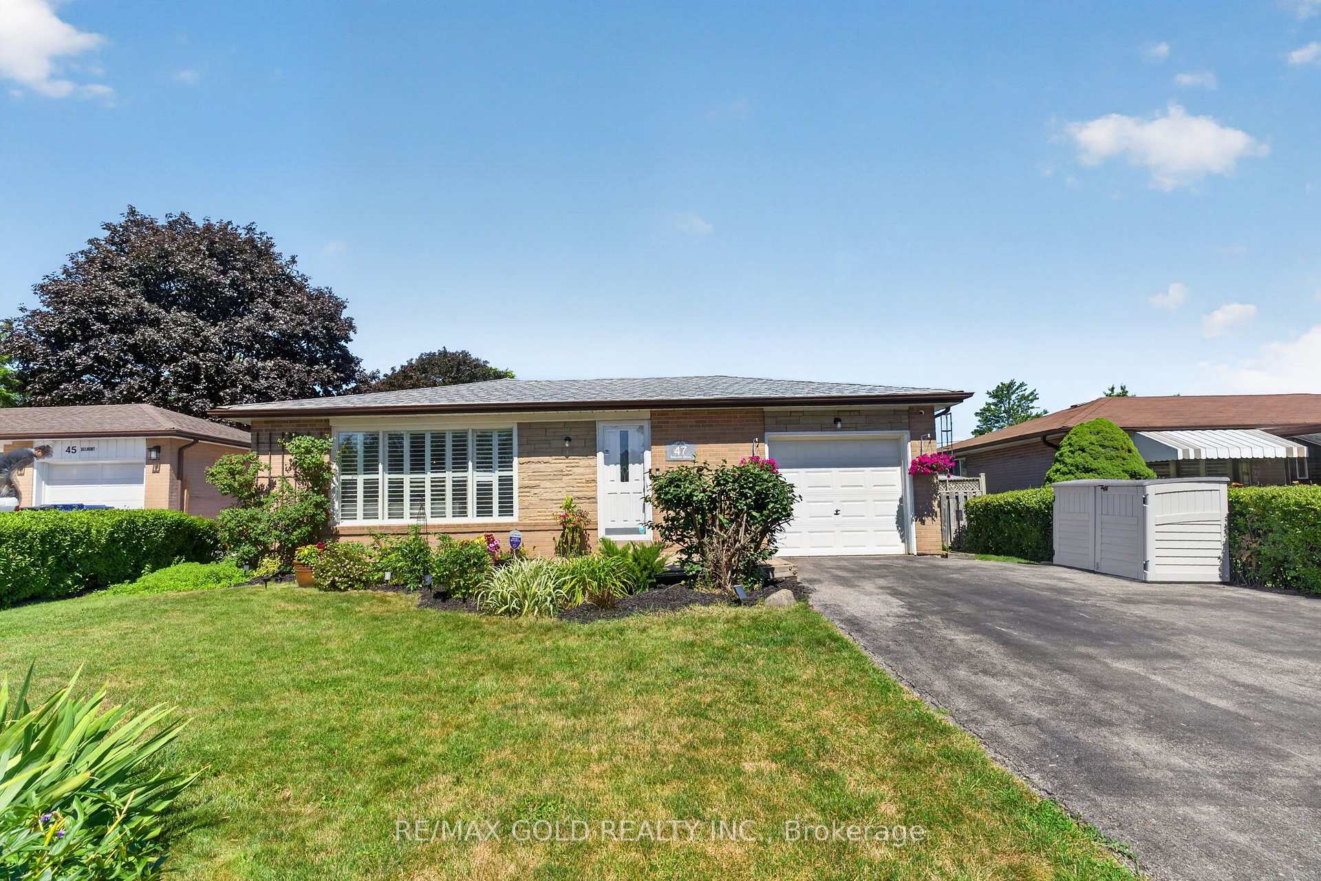 Photo 4 of 47 Belmont Drive, Brampton, Avondale — HOMEH