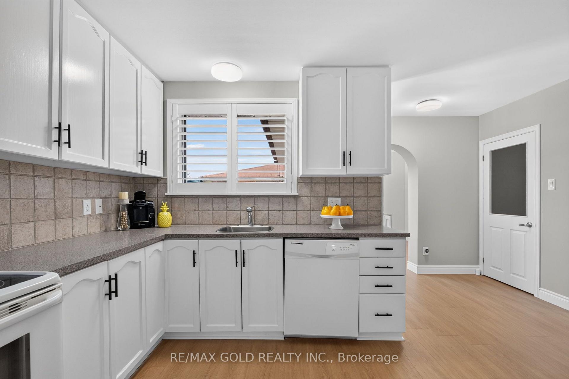 Photo 18 of 47 Belmont Drive, Brampton, Avondale — HOMEH