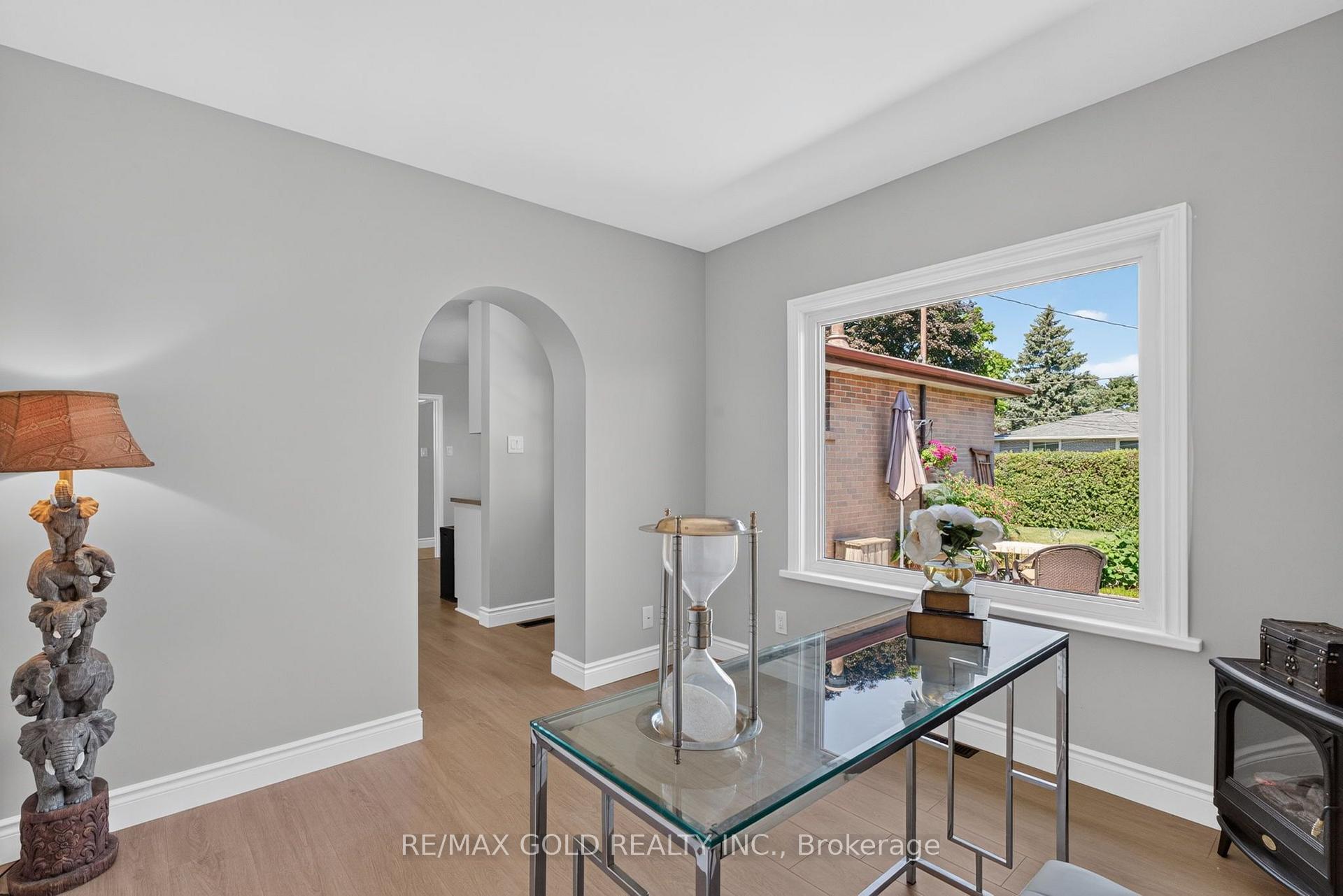 Photo 22 of 47 Belmont Drive, Brampton, Avondale — HOMEH