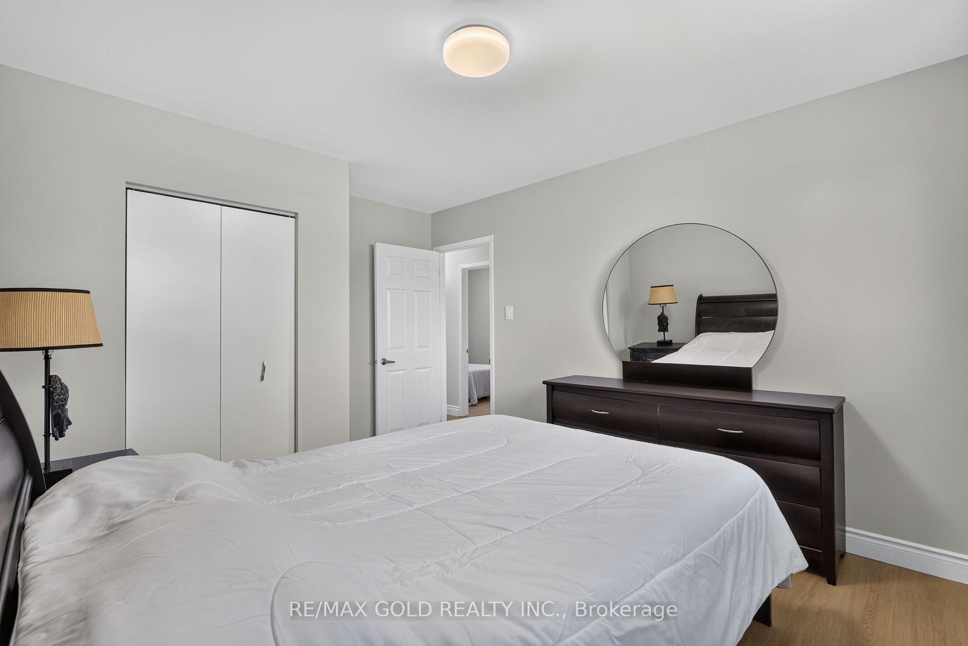 Photo 25 of 47 Belmont Drive, Brampton, Avondale — HOMEH