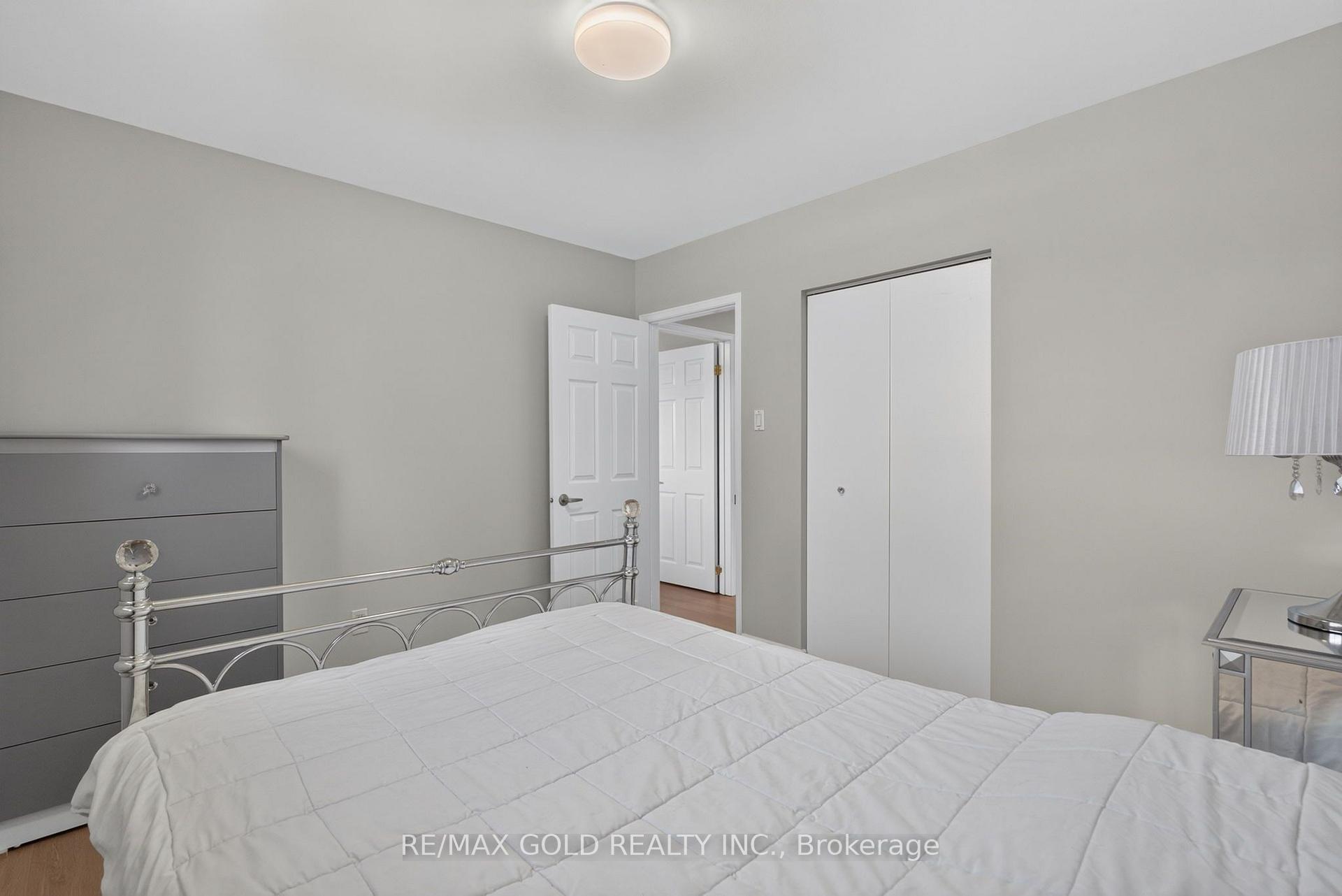 Photo 30 of 47 Belmont Drive, Brampton, Avondale — HOMEH