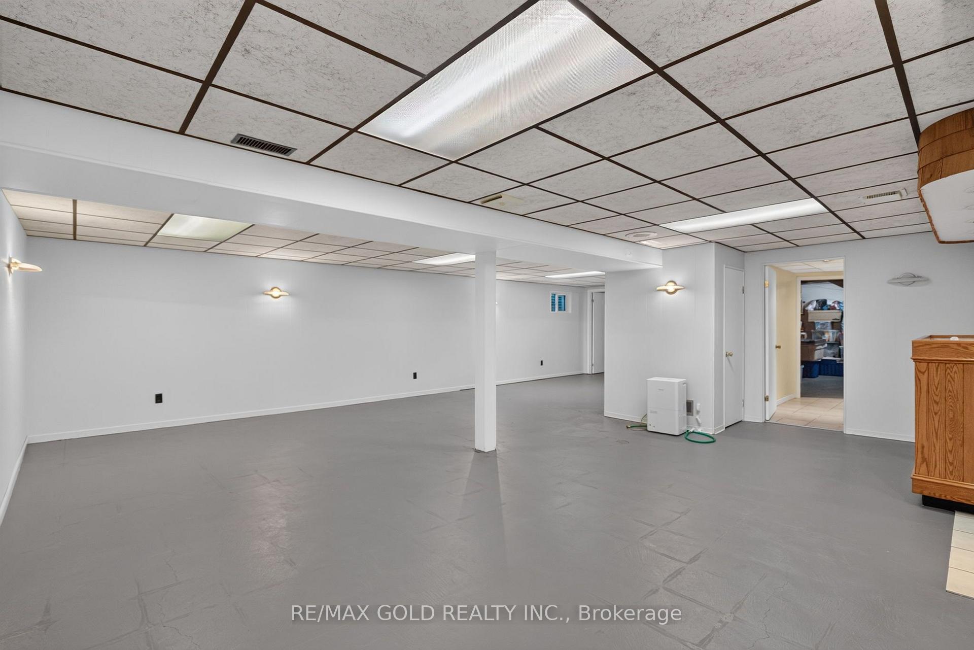 Photo 32 of 47 Belmont Drive, Brampton, Avondale — HOMEH