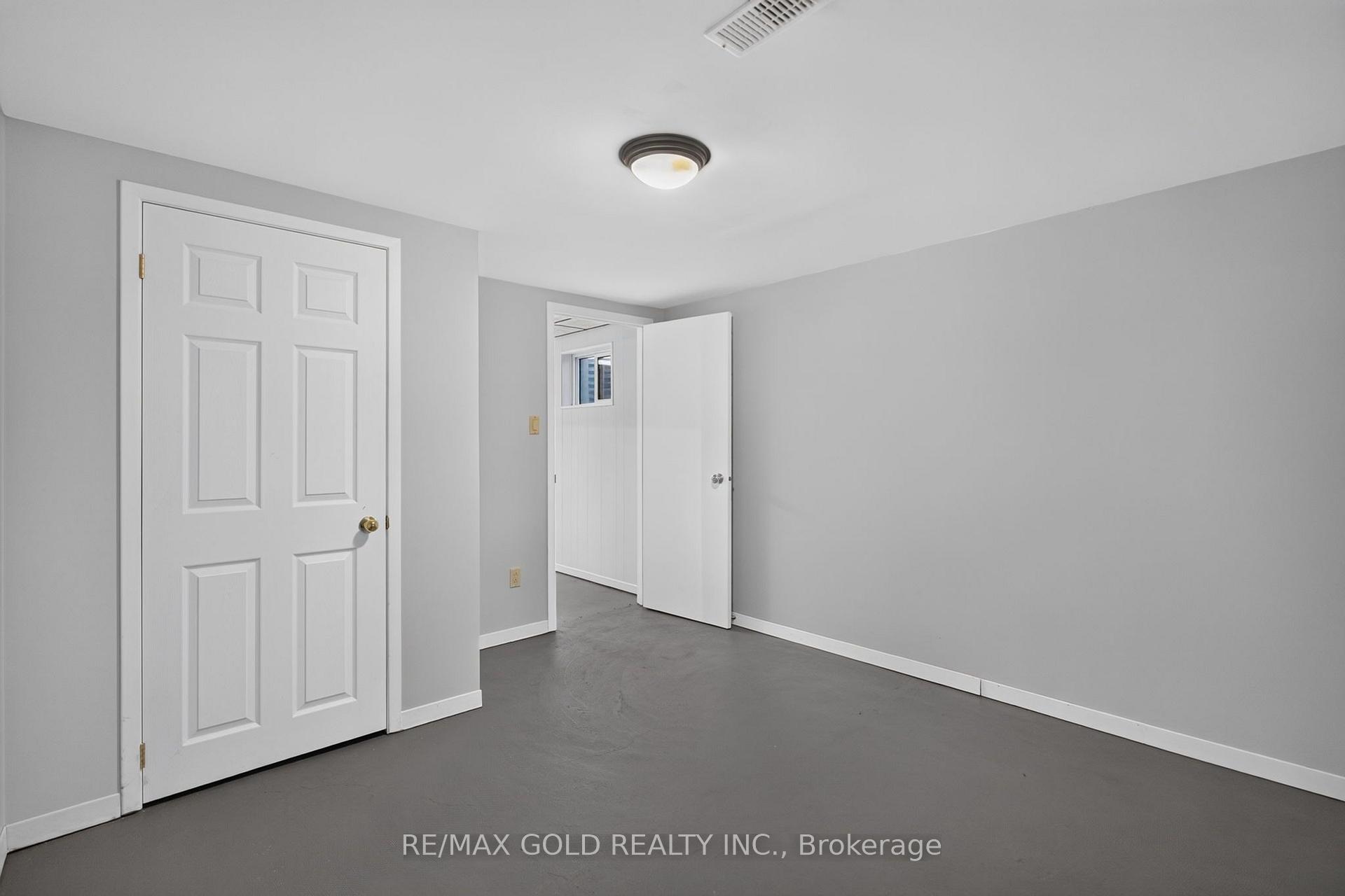 Photo 38 of 47 Belmont Drive, Brampton, Avondale — HOMEH