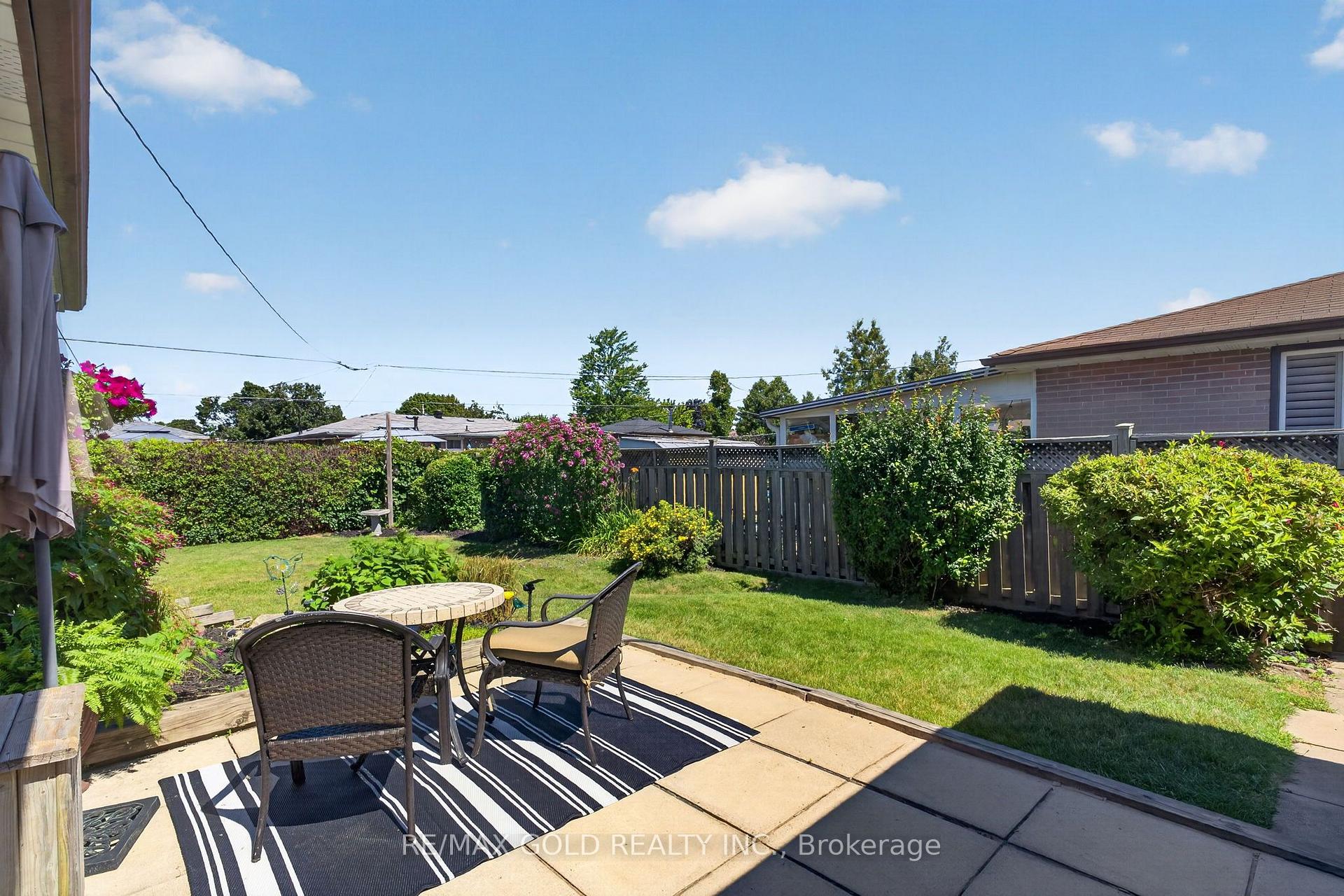 Photo 41 of 47 Belmont Drive, Brampton, Avondale — HOMEH