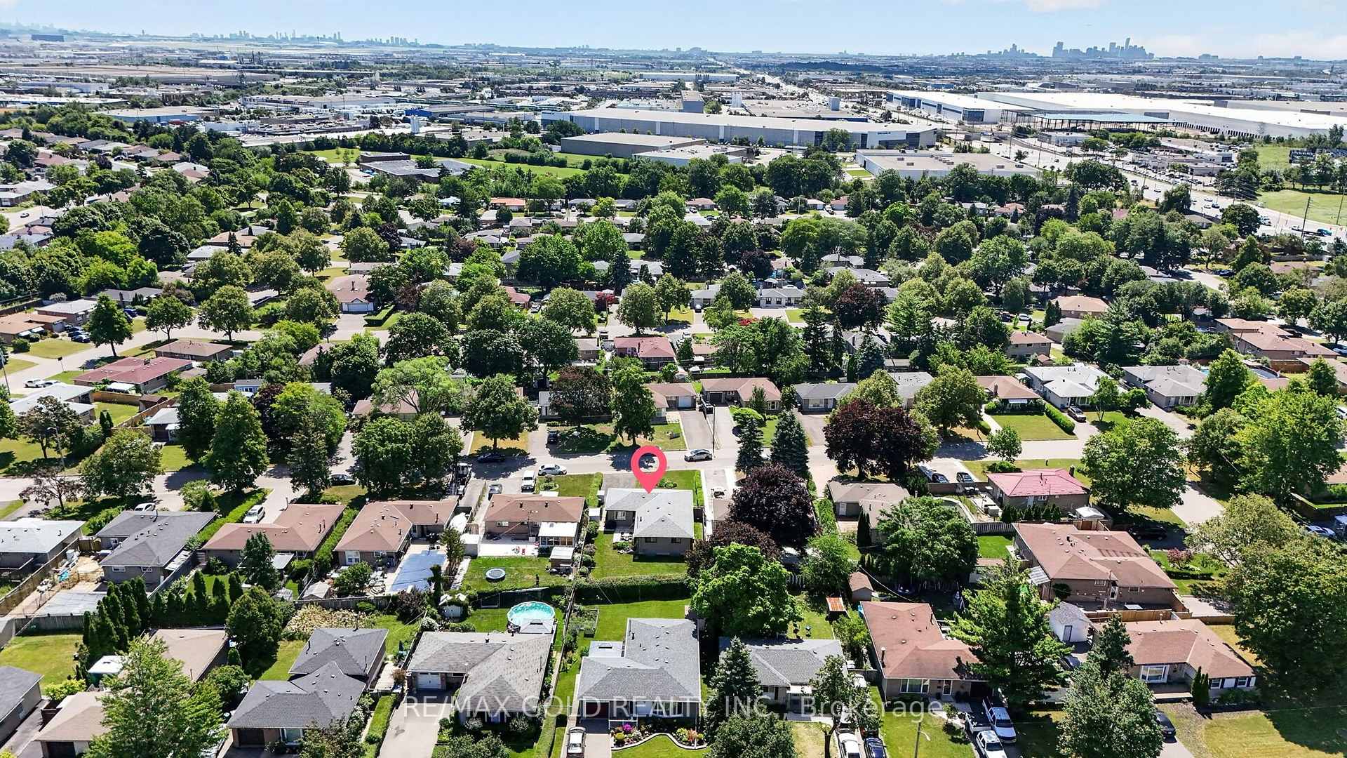 Photo 48 of 47 Belmont Drive, Brampton, Avondale — HOMEH