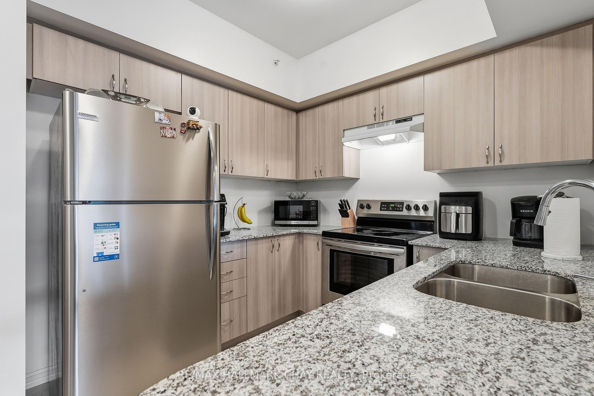 Photo 7 of Unit 409, 302 Essa Road, Barrie, Ardagh — HOMEH