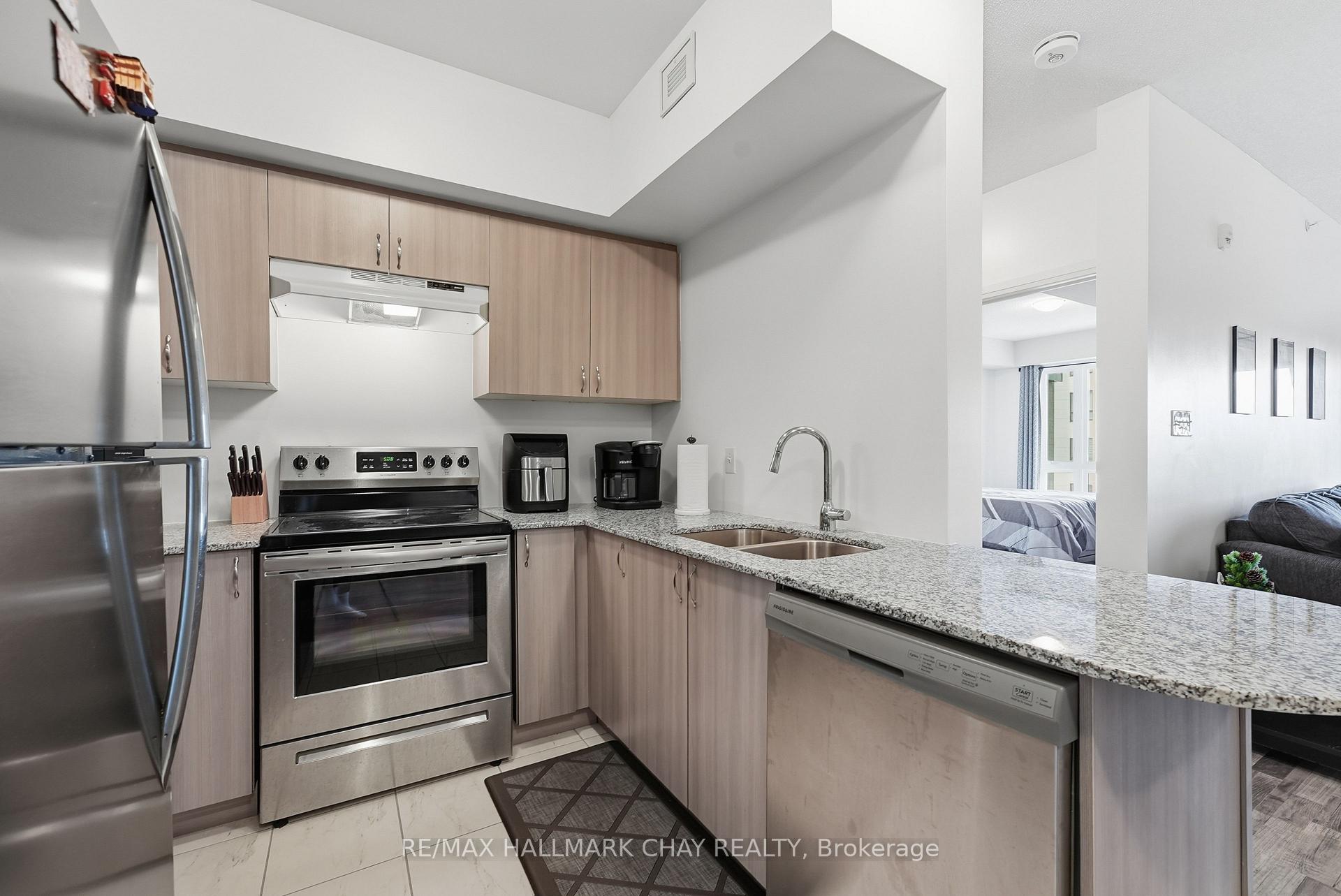 Photo 9 of Unit 409, 302 Essa Road, Barrie, Ardagh — HOMEH