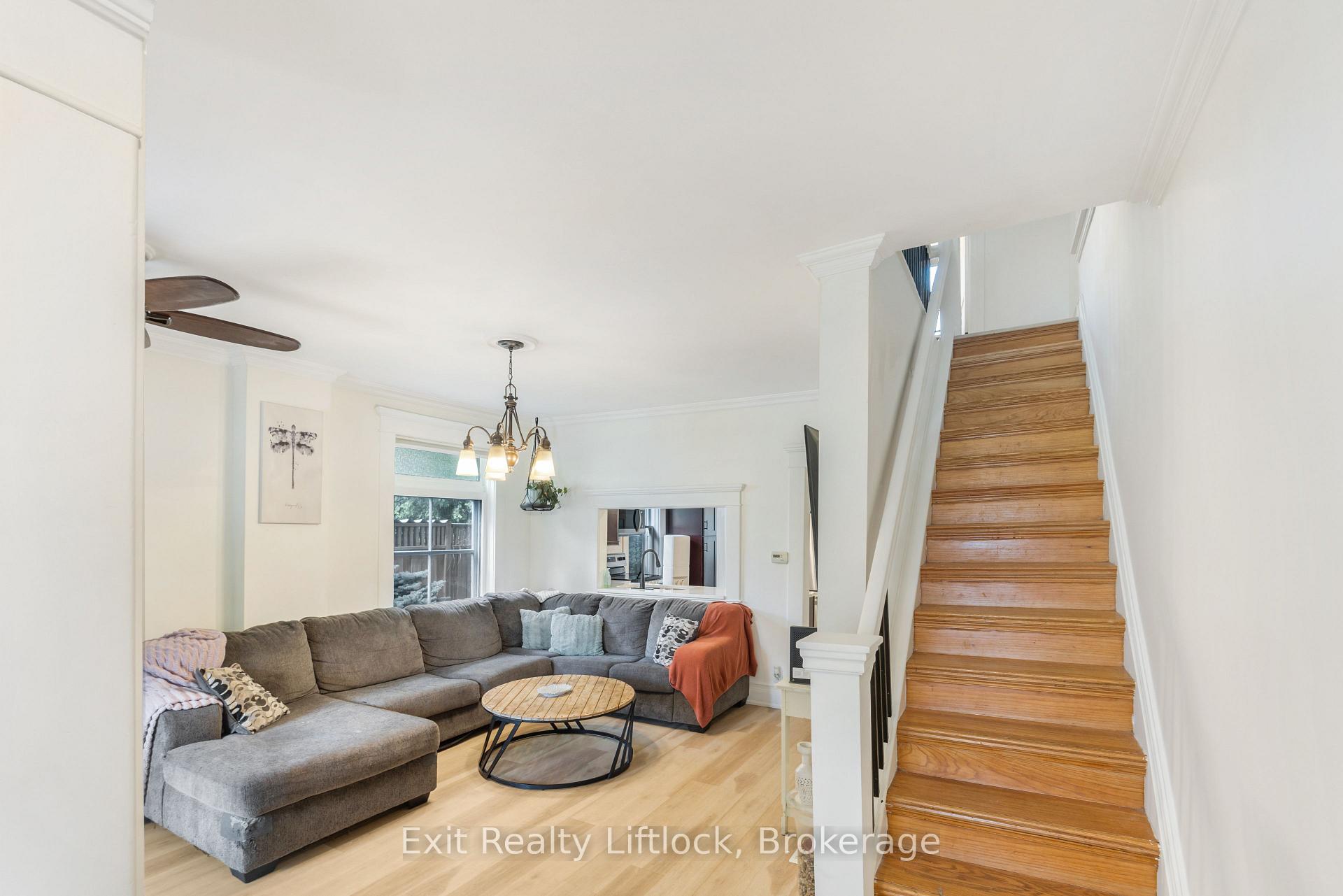 Photo 2 of 592 Sherbrooke Street, Peterborough, Town Ward 3 — HOMEH