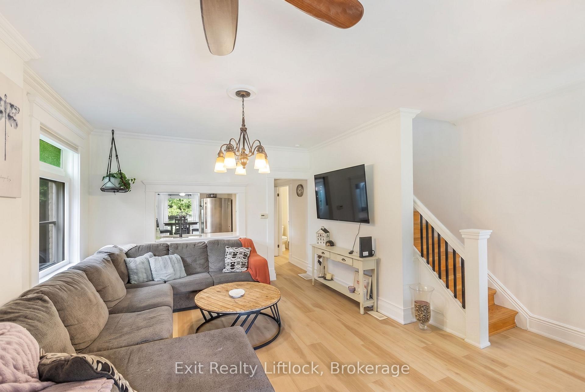 Photo 4 of 592 Sherbrooke Street, Peterborough, Town Ward 3 — HOMEH
