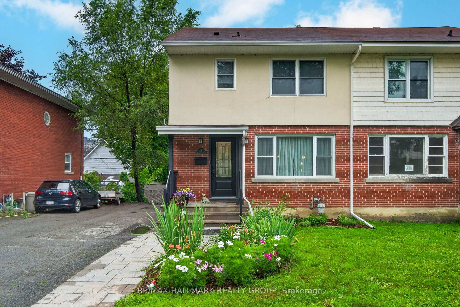 Photo 1 of 2110 Blossom Drive, Ottawa, Applewood Acres — HOMEH