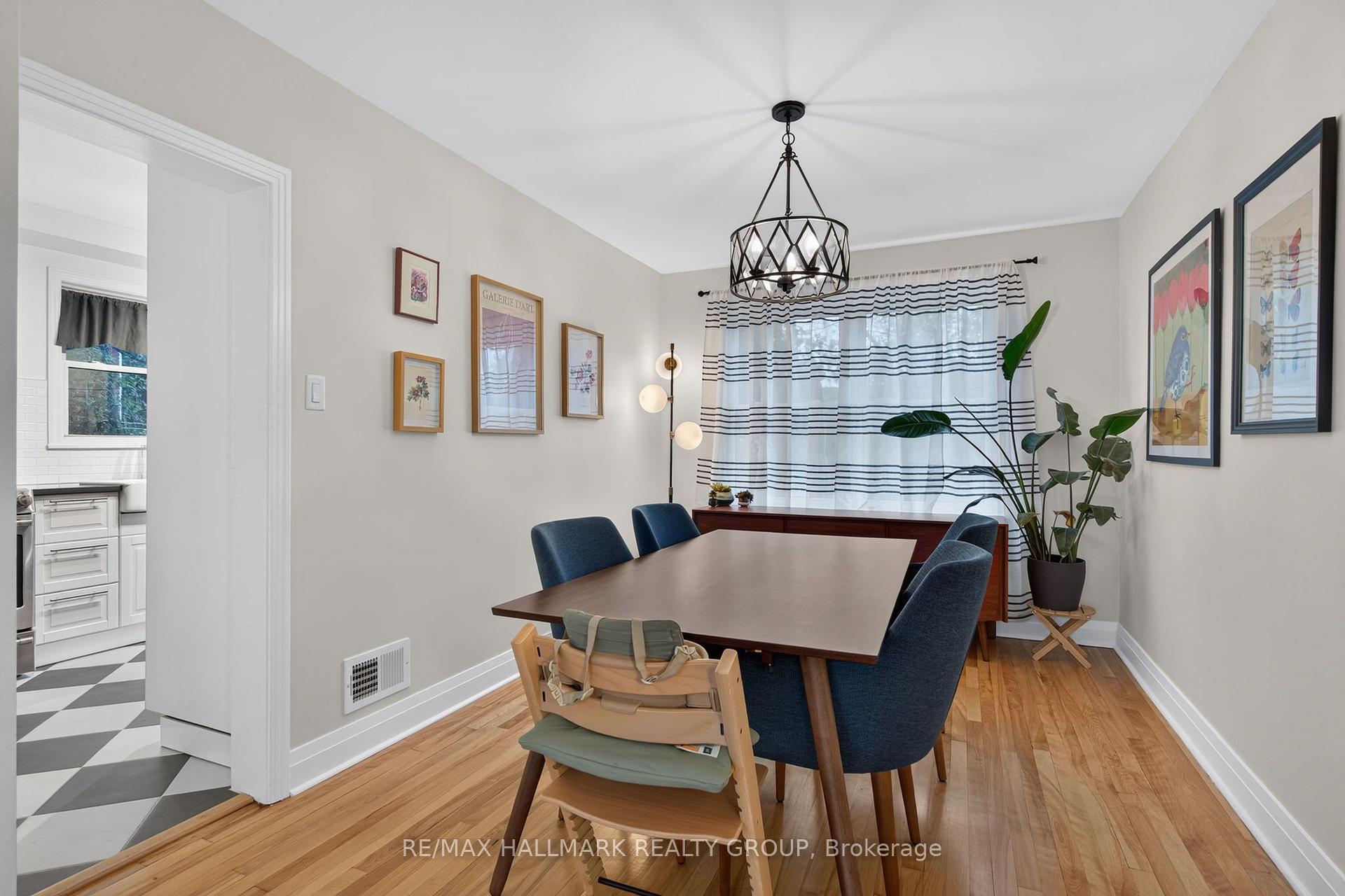 Photo 10 of 2110 Blossom Drive, Ottawa, Applewood Acres — HOMEH