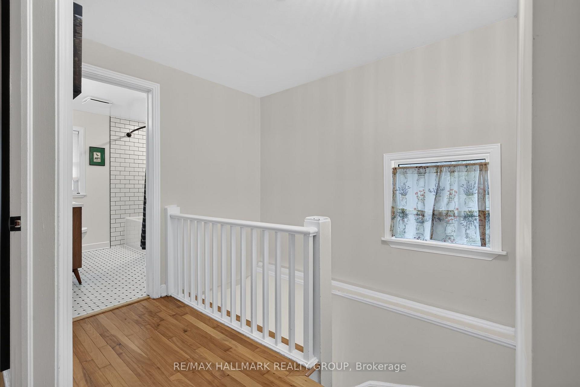 Photo 17 of 2110 Blossom Drive, Ottawa, Applewood Acres — HOMEH