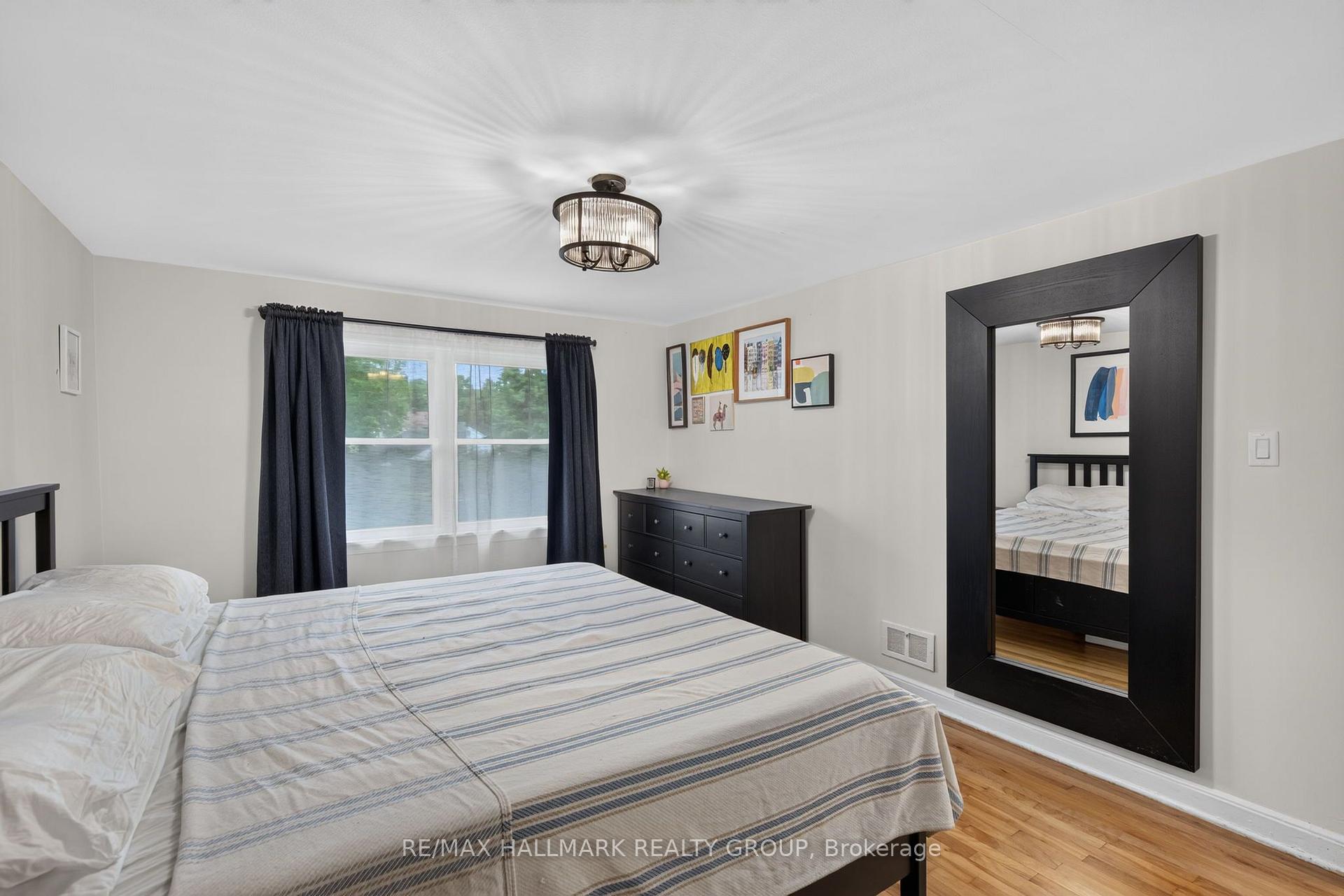 Photo 20 of 2110 Blossom Drive, Ottawa, Applewood Acres — HOMEH