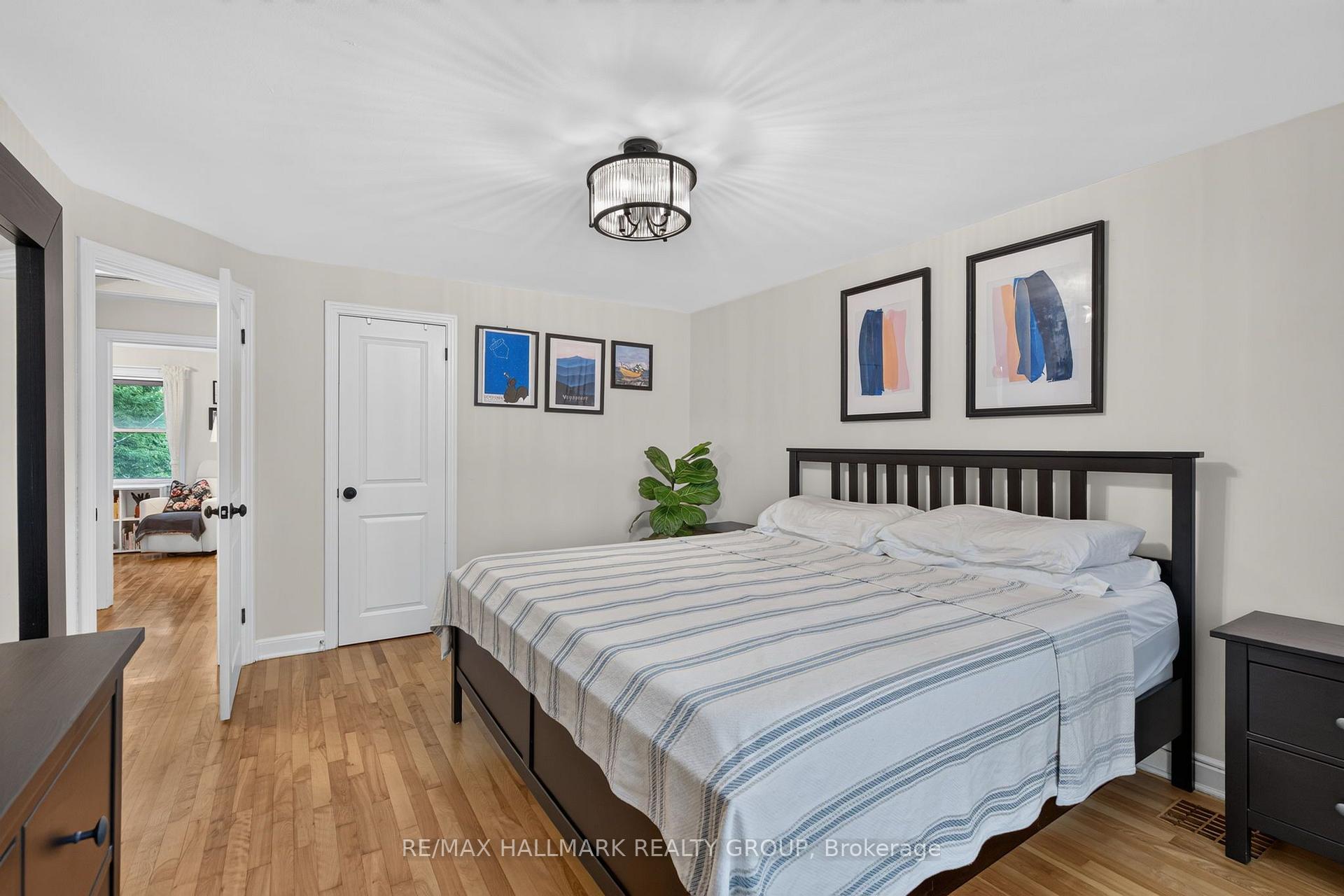 Photo 21 of 2110 Blossom Drive, Ottawa, Applewood Acres — HOMEH