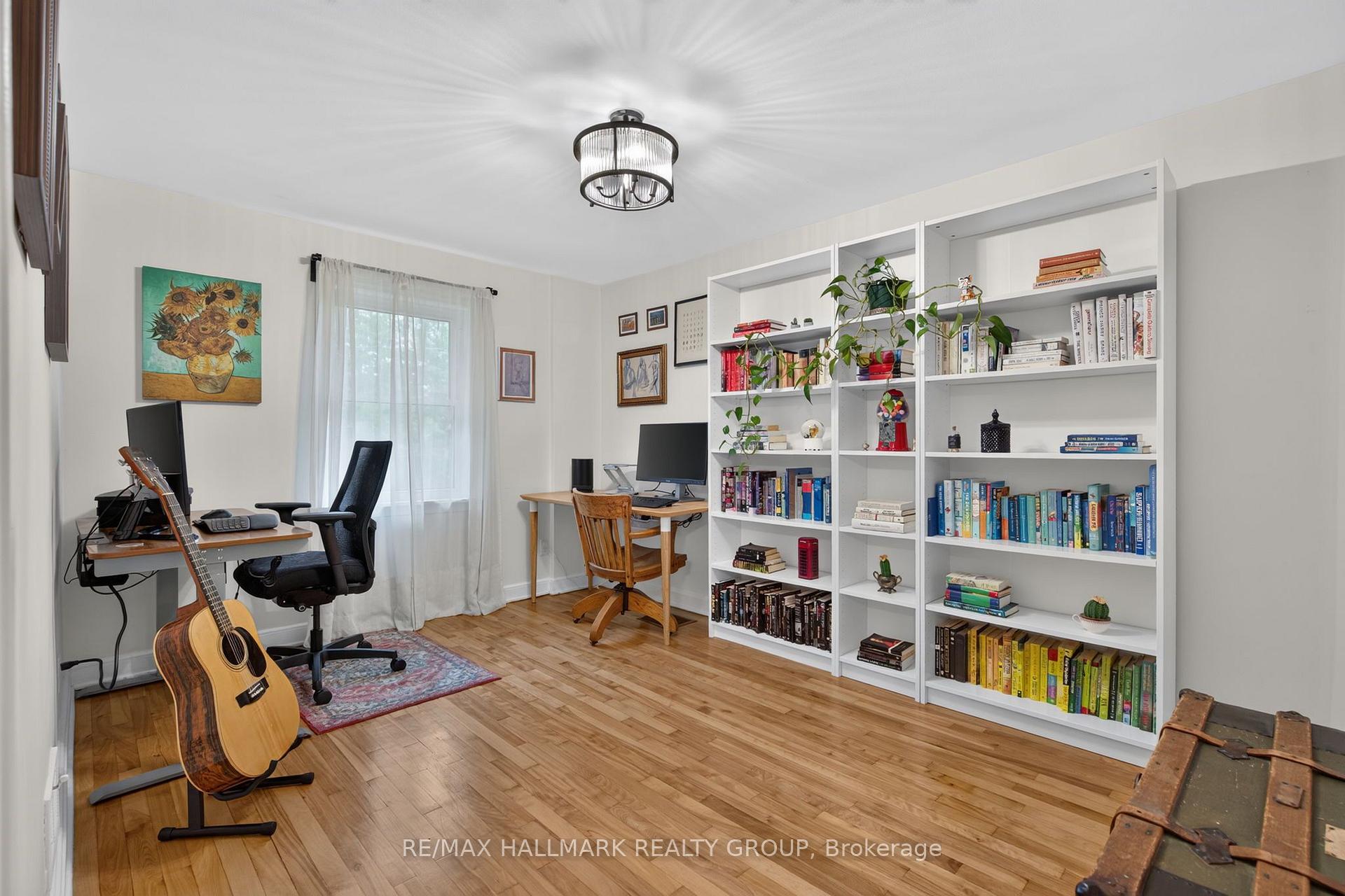 Photo 22 of 2110 Blossom Drive, Ottawa, Applewood Acres — HOMEH