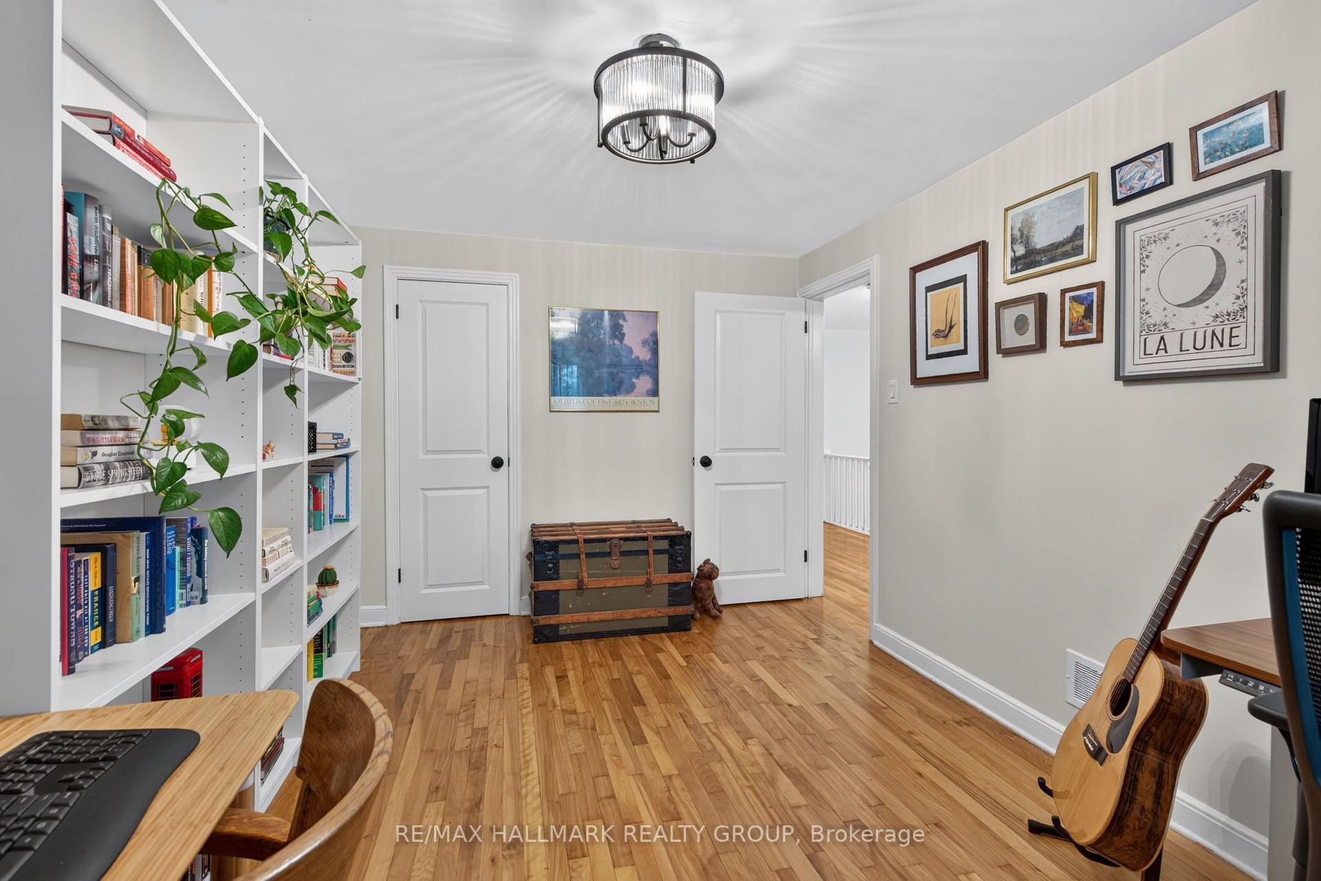 Photo 23 of 2110 Blossom Drive, Ottawa, Applewood Acres — HOMEH