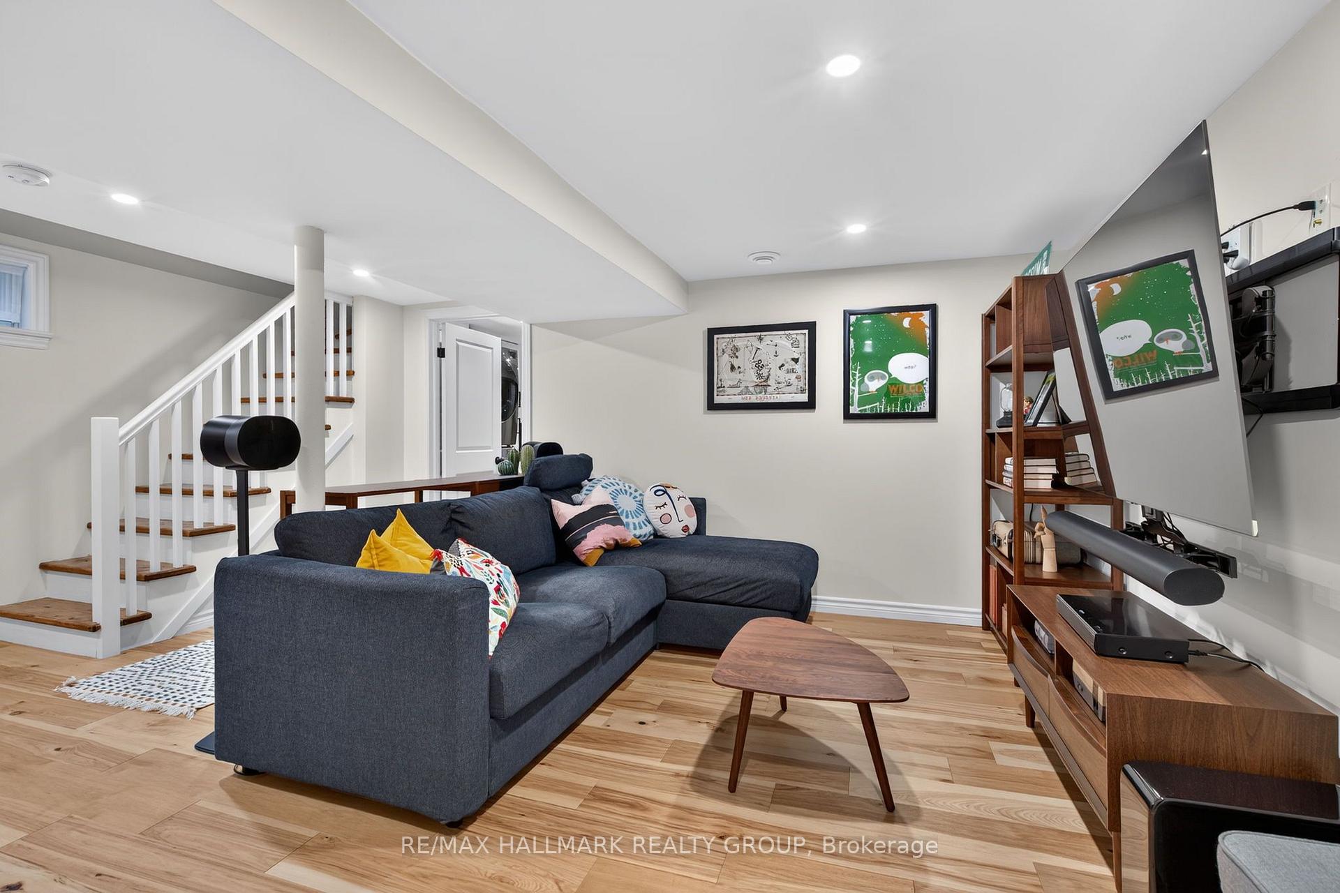 Photo 30 of 2110 Blossom Drive, Ottawa, Applewood Acres — HOMEH