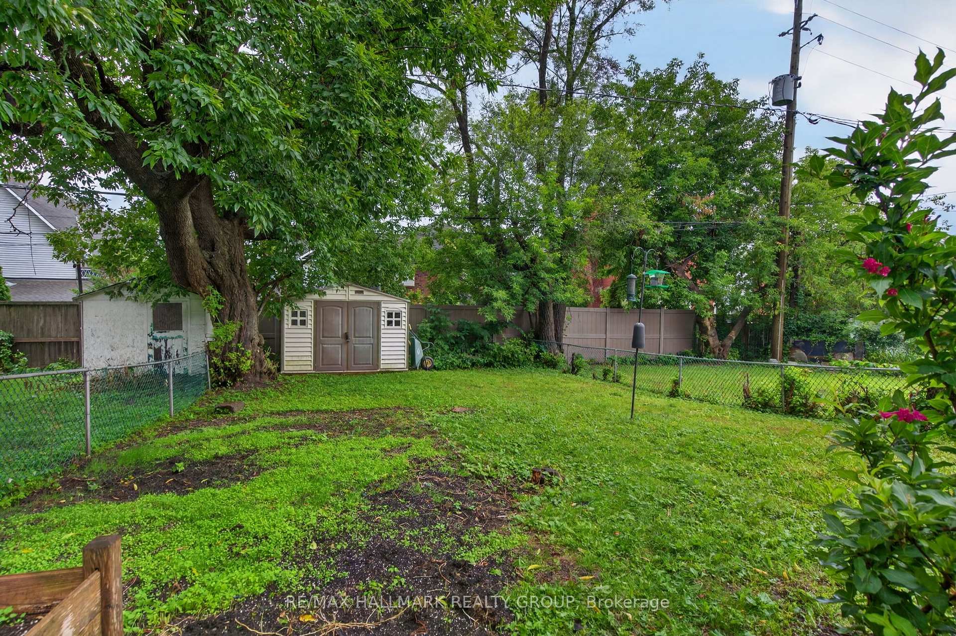 Photo 36 of 2110 Blossom Drive, Ottawa, Applewood Acres — HOMEH