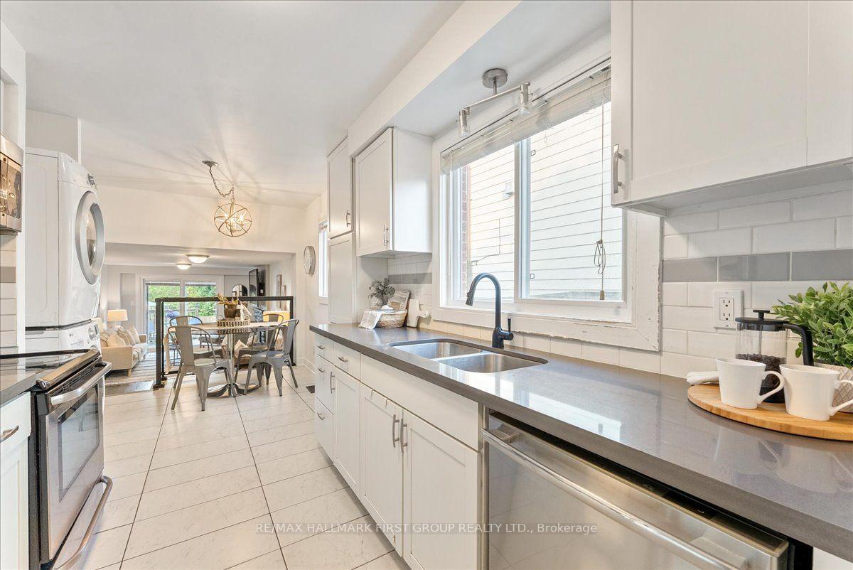 Photo 10 of 721 Leaside Street, Pickering, West Shore — HOMEH