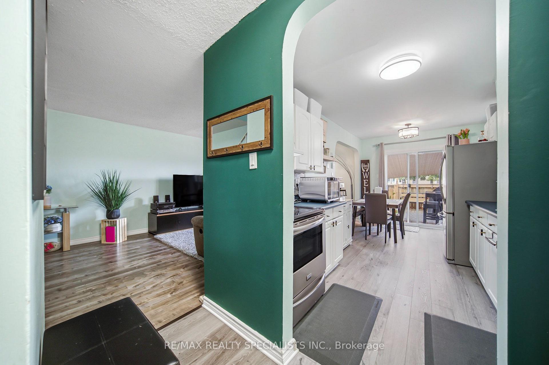 Photo 6 of Unit I, 766 Walter Street, Cambridge, Lang's Farm — HOMEH