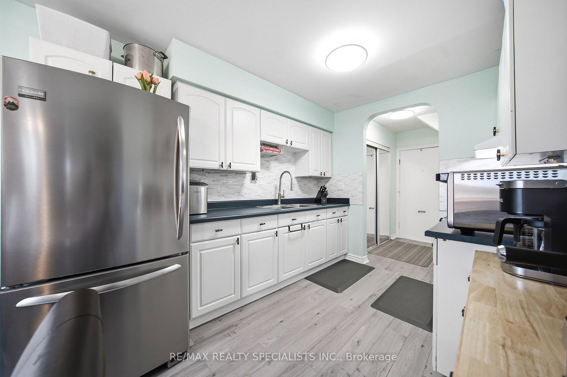 Photo 12 of Unit I, 766 Walter Street, Cambridge, Lang's Farm — HOMEH
