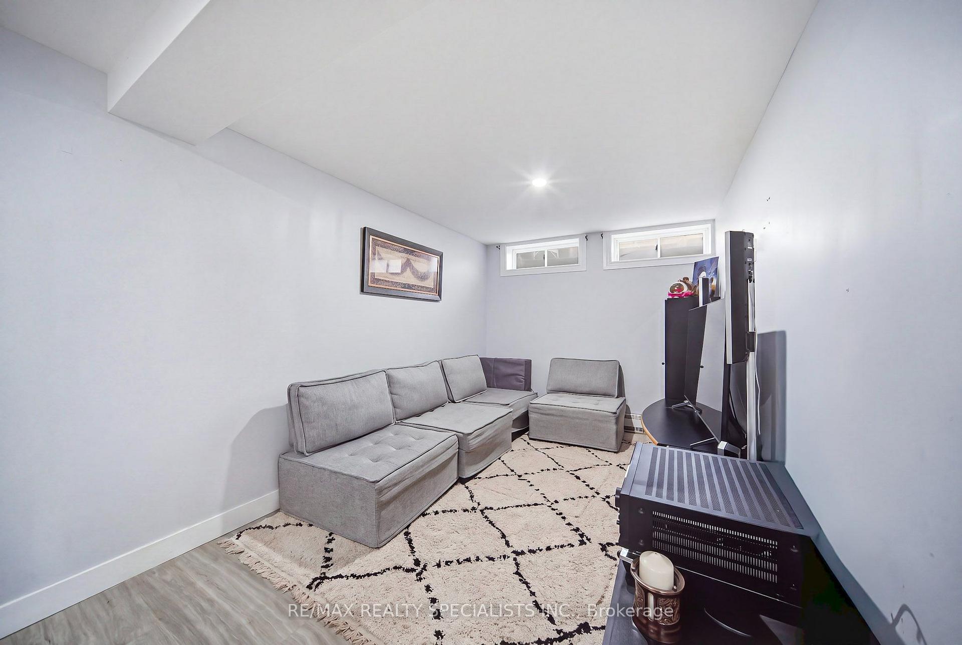 Photo 41 of Unit I, 766 Walter Street, Cambridge, Lang's Farm — HOMEH