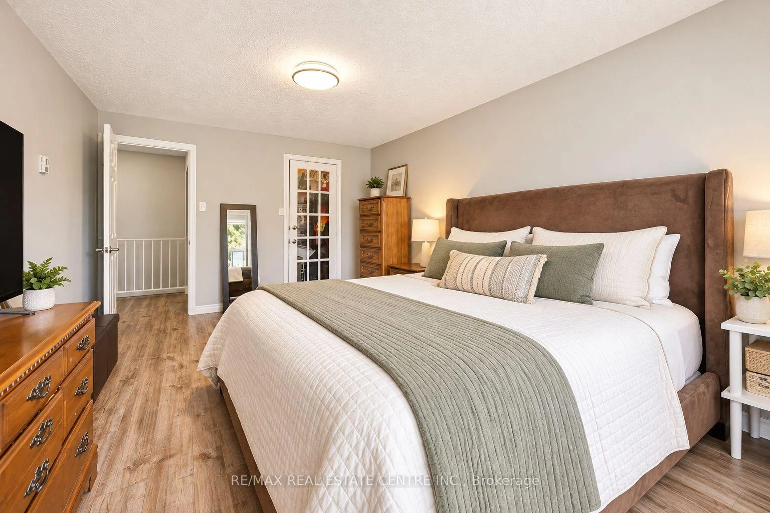 Photo 34 of Unit I, 766 Walter Street, Cambridge, Lang's Farm — HOMEH