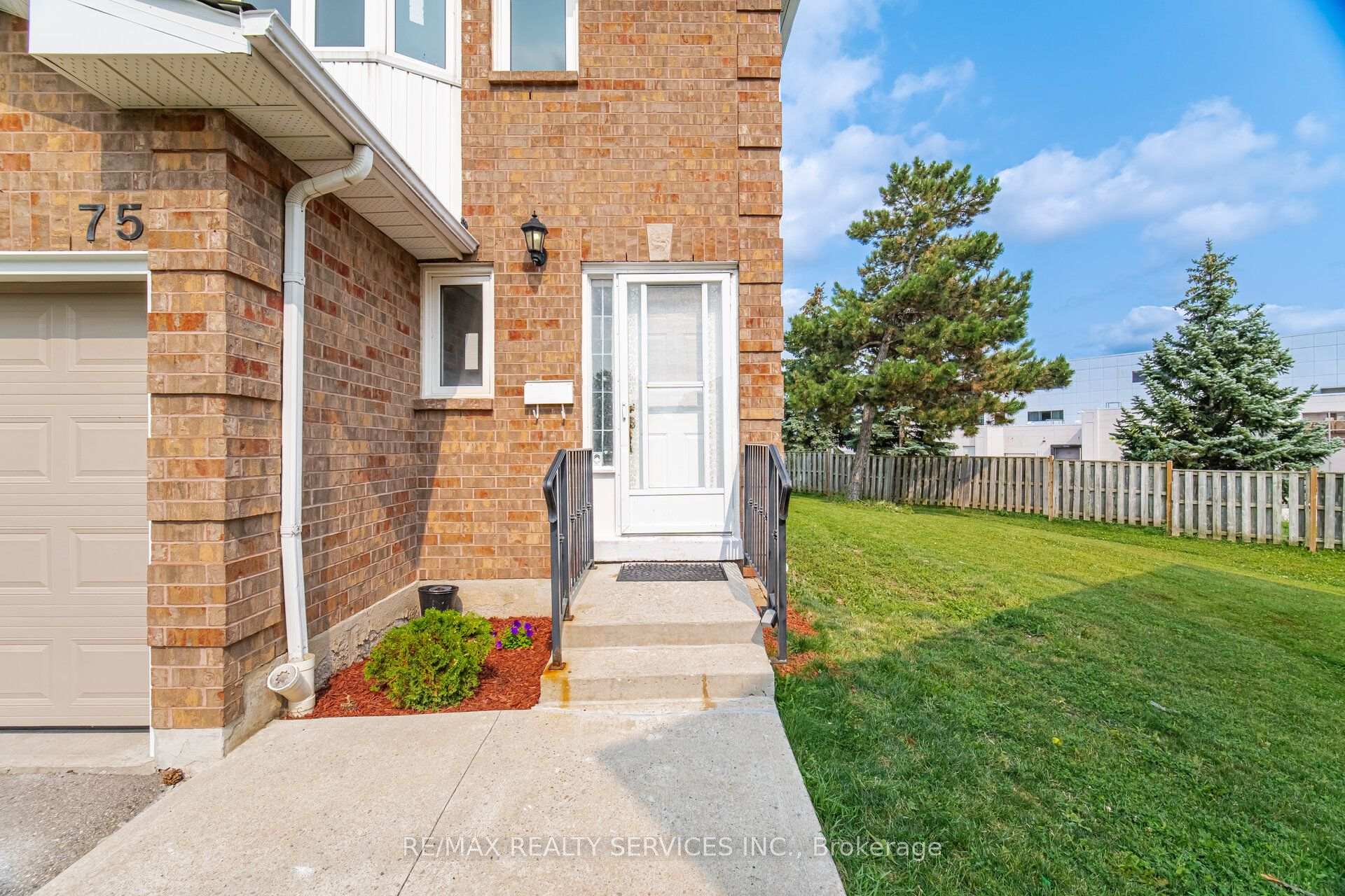 Photo 2 of Unit 75, 1484 Torrington Drive, Mississauga, East Credit — HOMEH