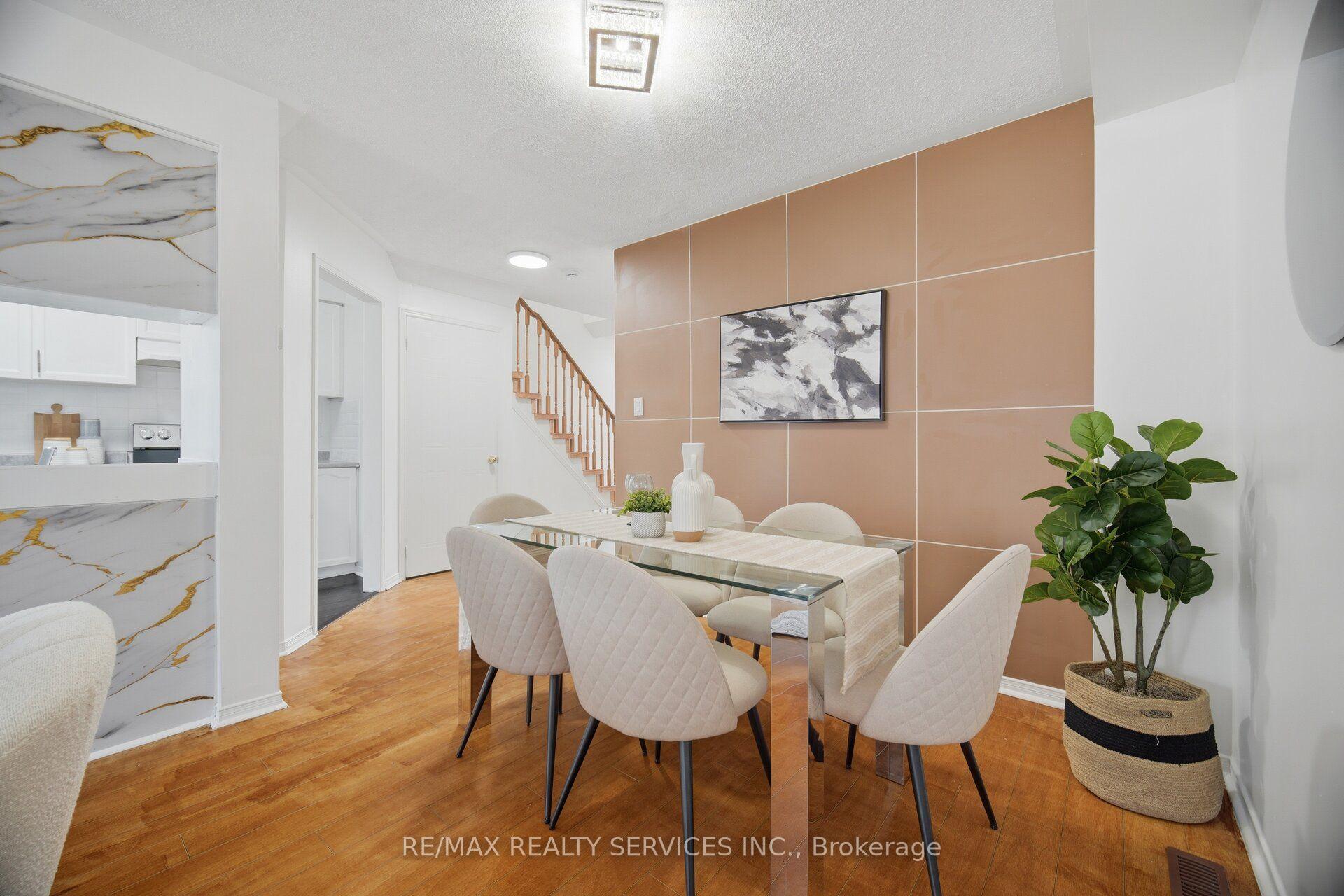 Photo 6 of Unit 75, 1484 Torrington Drive, Mississauga, East Credit — HOMEH