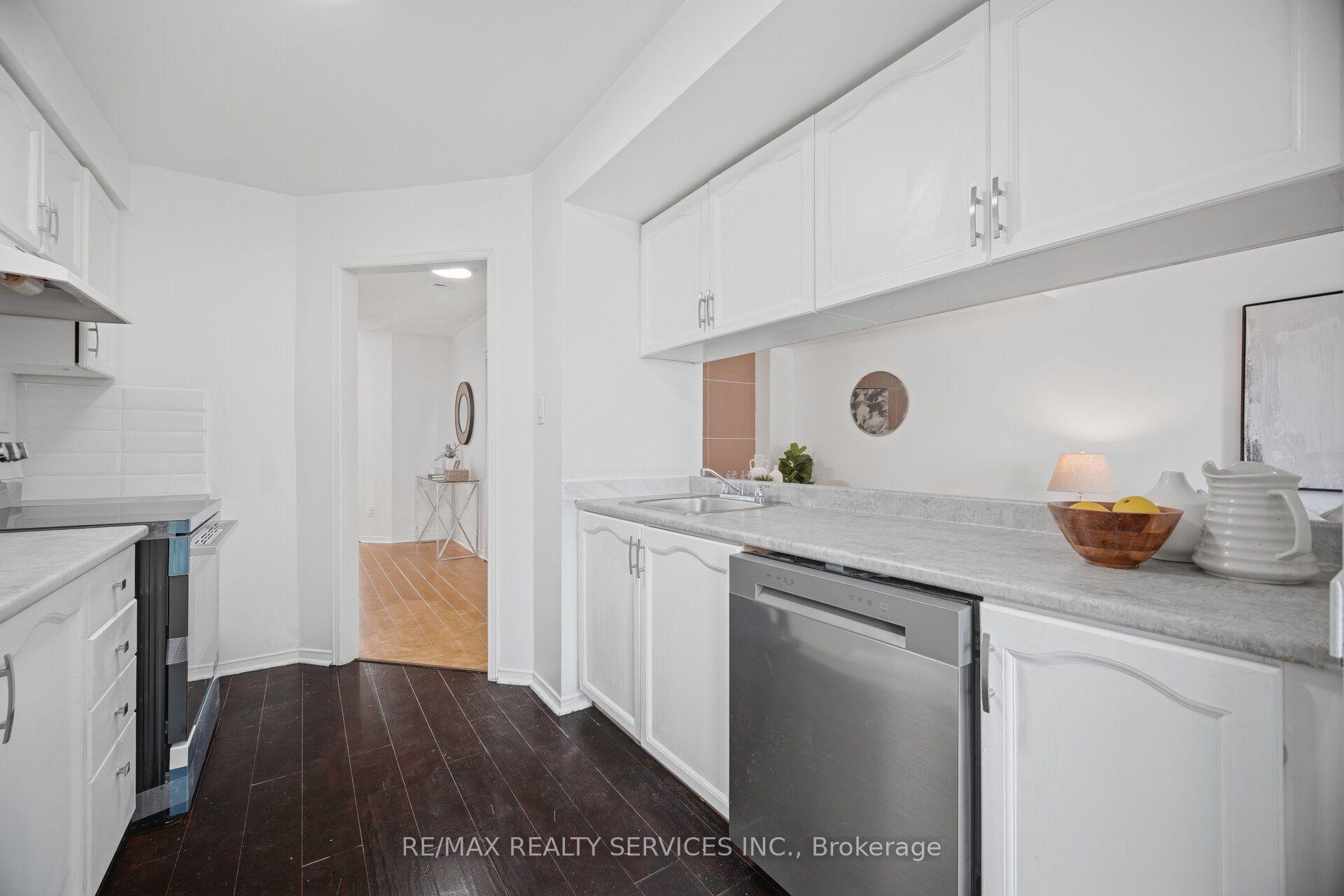 Photo 13 of Unit 75, 1484 Torrington Drive, Mississauga, East Credit — HOMEH