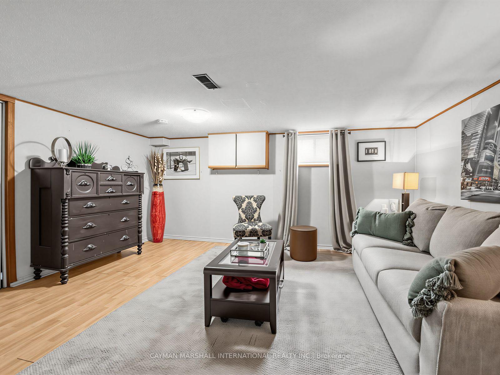 Photo 8 of 27 Maple Avenue N, Mississauga, Port Credit — HOMEH