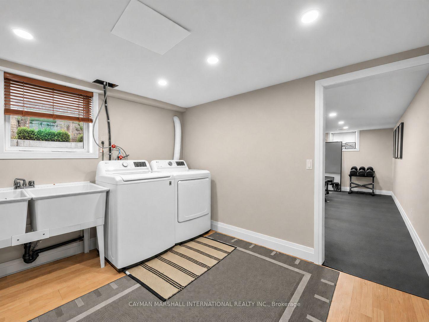 Photo 9 of 27 Maple Avenue N, Mississauga, Port Credit — HOMEH