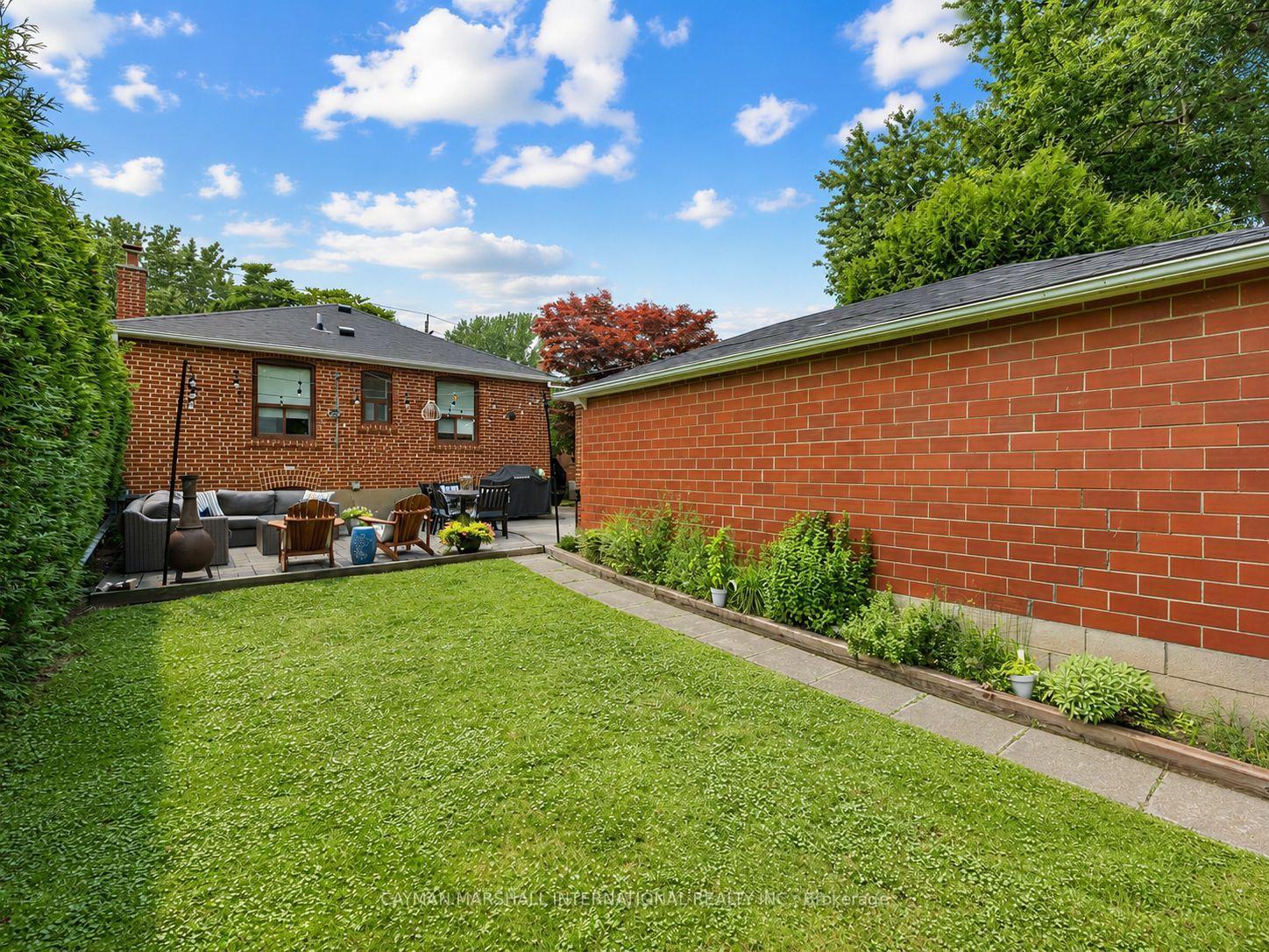 Photo 14 of 27 Maple Avenue N, Mississauga, Port Credit — HOMEH