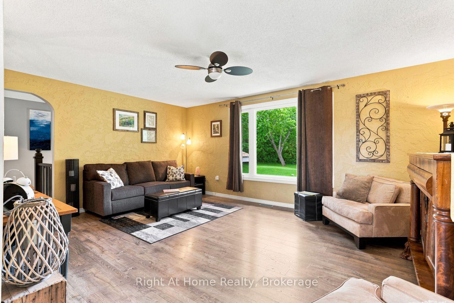 Photo 14 of 34 Birch Point Road, Kawartha Lakes, Verulam — HOMEH