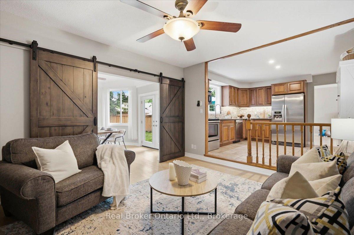 Photo 15 of 255 West Acres Drive, Guelph, Willow West/Sugarbush/West Acres — HOMEH