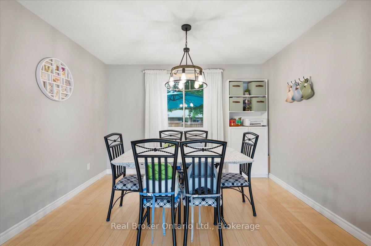 Photo 17 of 255 West Acres Drive, Guelph, Willow West/Sugarbush/West Acres — HOMEH