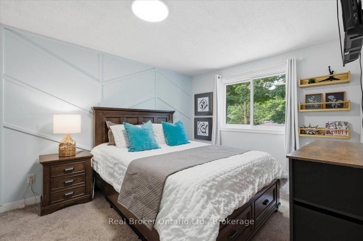 Photo 28 of 255 West Acres Drive, Guelph, Willow West/Sugarbush/West Acres — HOMEH