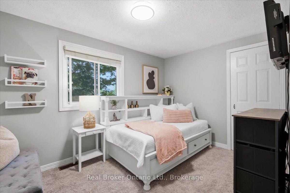 Photo 30 of 255 West Acres Drive, Guelph, Willow West/Sugarbush/West Acres — HOMEH