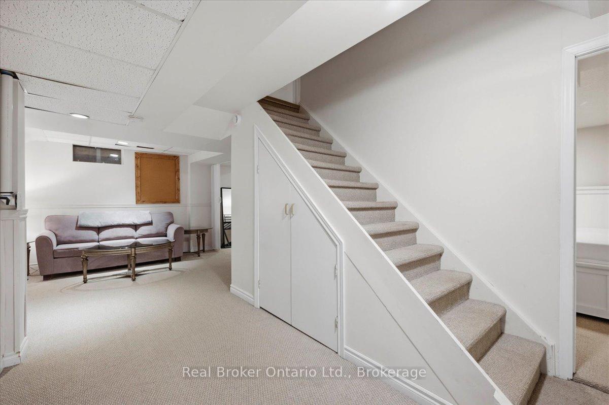 Photo 33 of 255 West Acres Drive, Guelph, Willow West/Sugarbush/West Acres — HOMEH