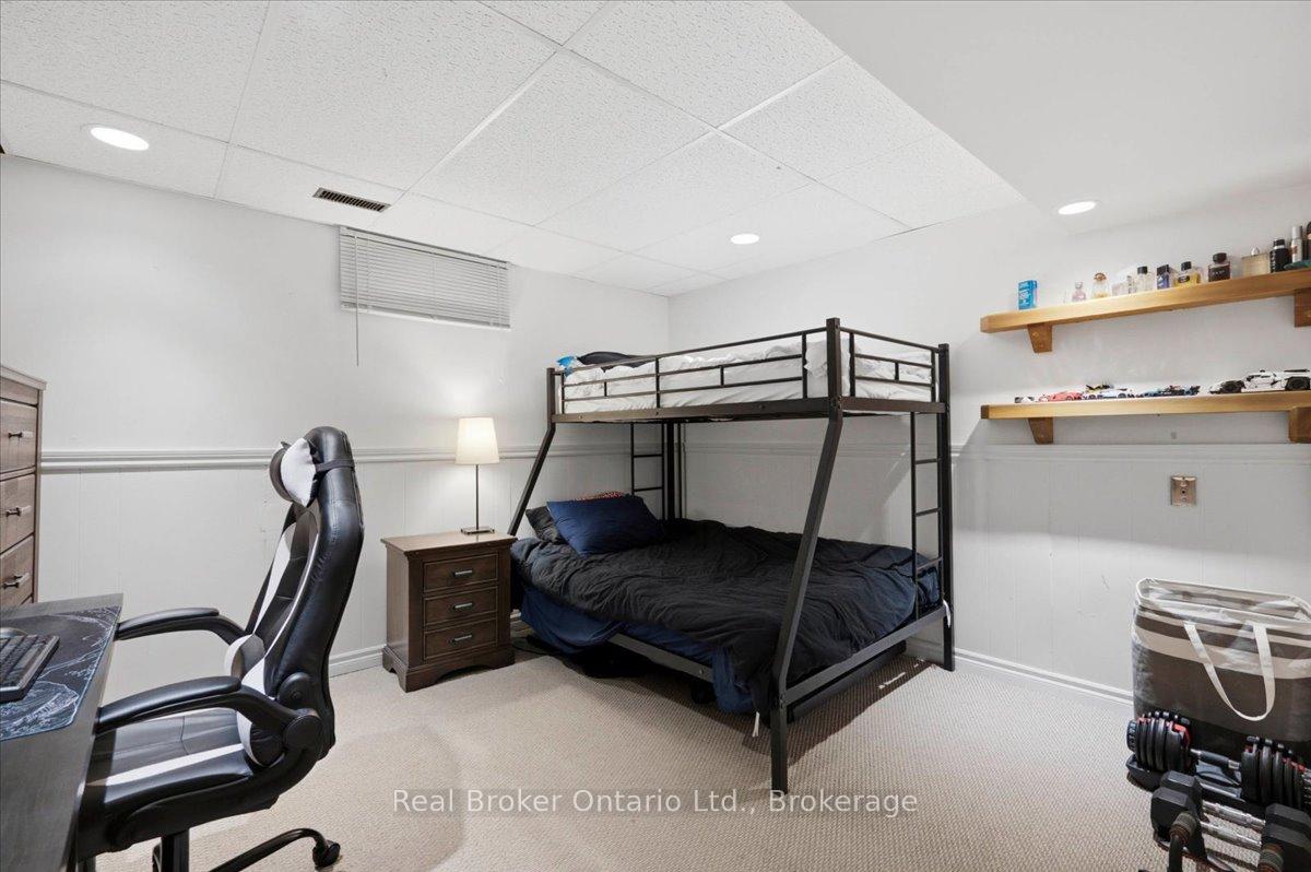 Photo 36 of 255 West Acres Drive, Guelph, Willow West/Sugarbush/West Acres — HOMEH