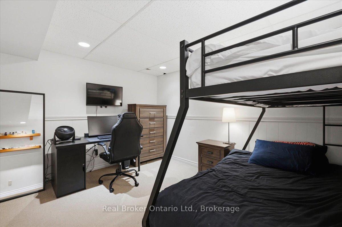 Photo 37 of 255 West Acres Drive, Guelph, Willow West/Sugarbush/West Acres — HOMEH