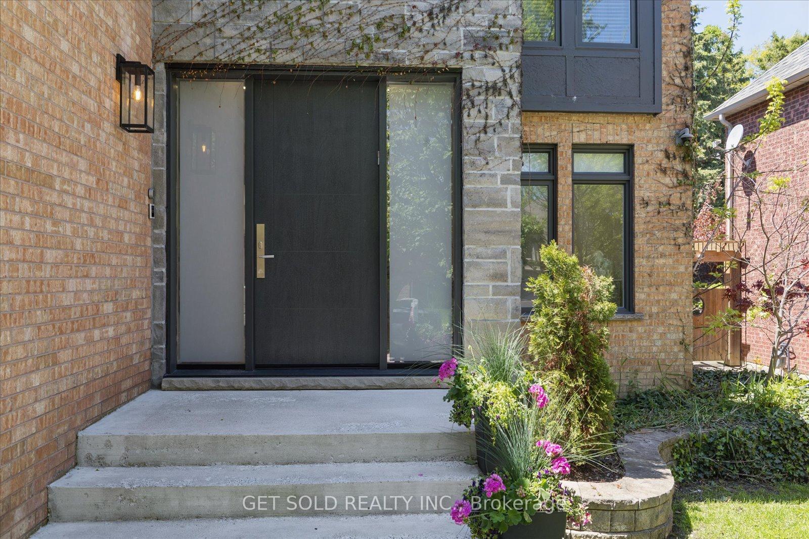 Photo 3 of 64 Spence Drive, Aurora, Aurora Highlands — HOMEH