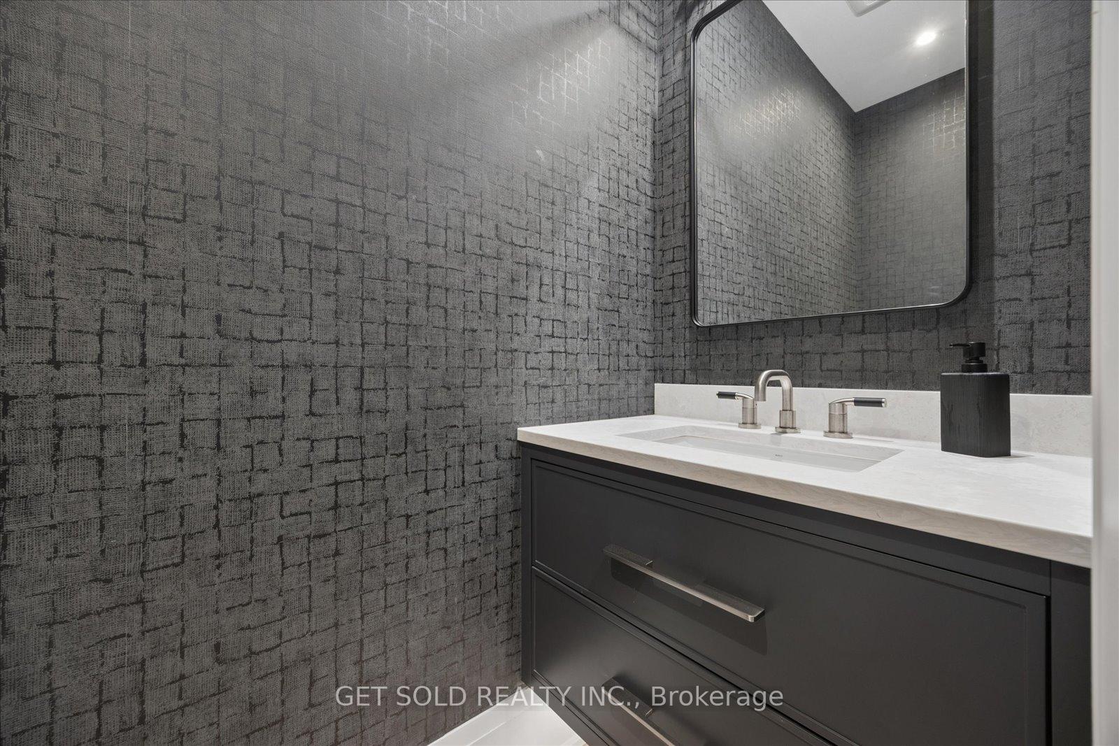 Photo 17 of 64 Spence Drive, Aurora, Aurora Highlands — HOMEH
