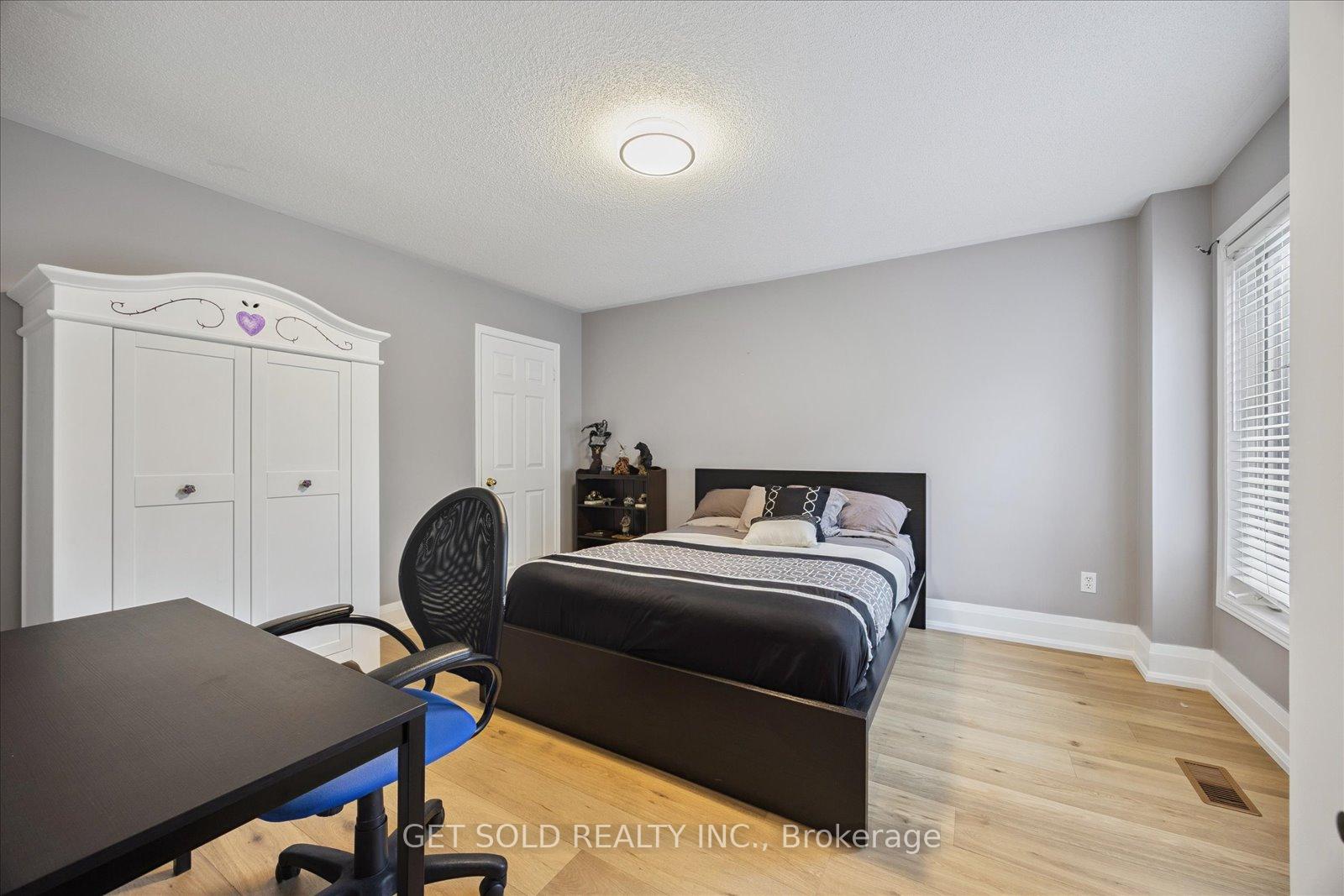 Photo 30 of 64 Spence Drive, Aurora, Aurora Highlands — HOMEH