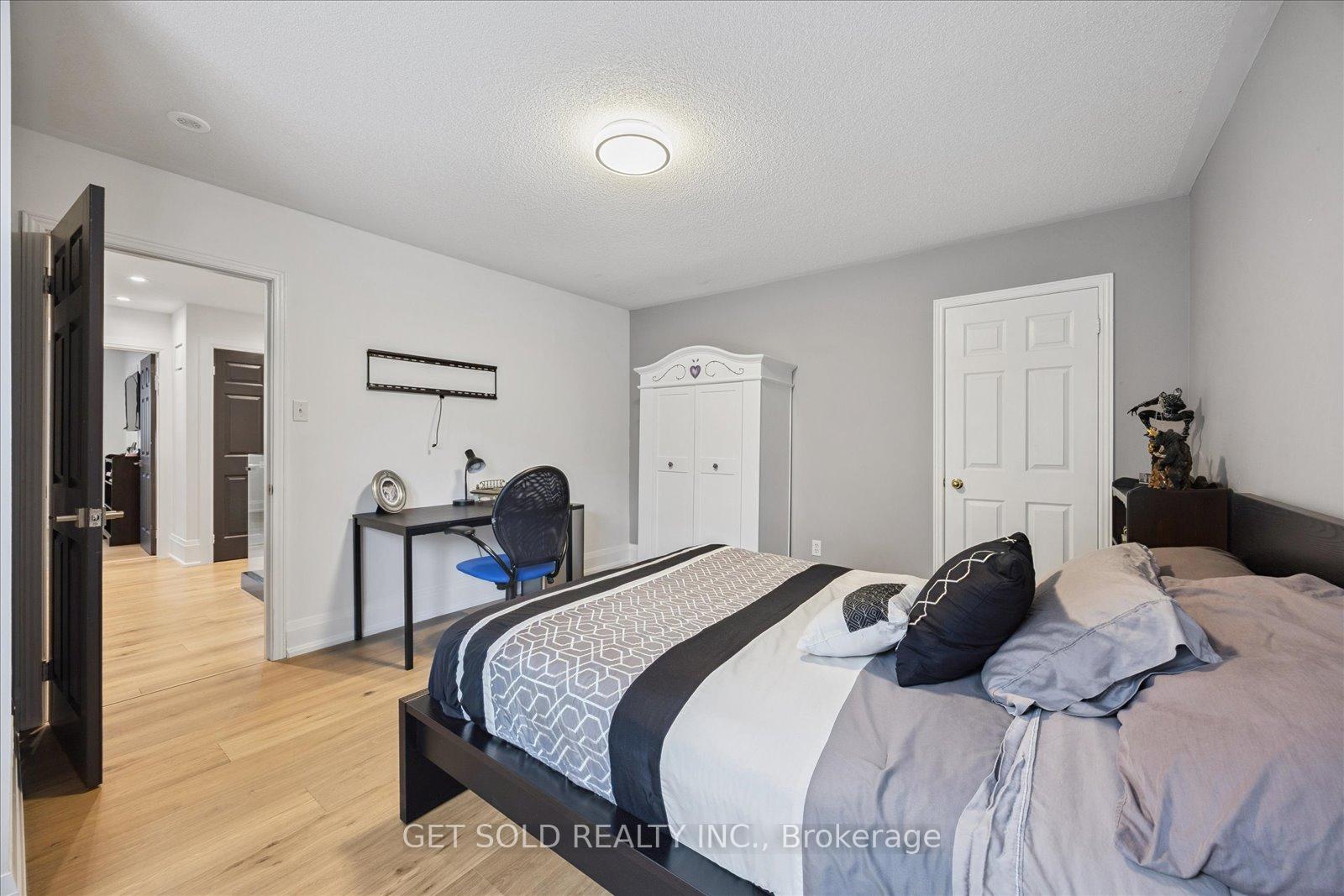 Photo 31 of 64 Spence Drive, Aurora, Aurora Highlands — HOMEH