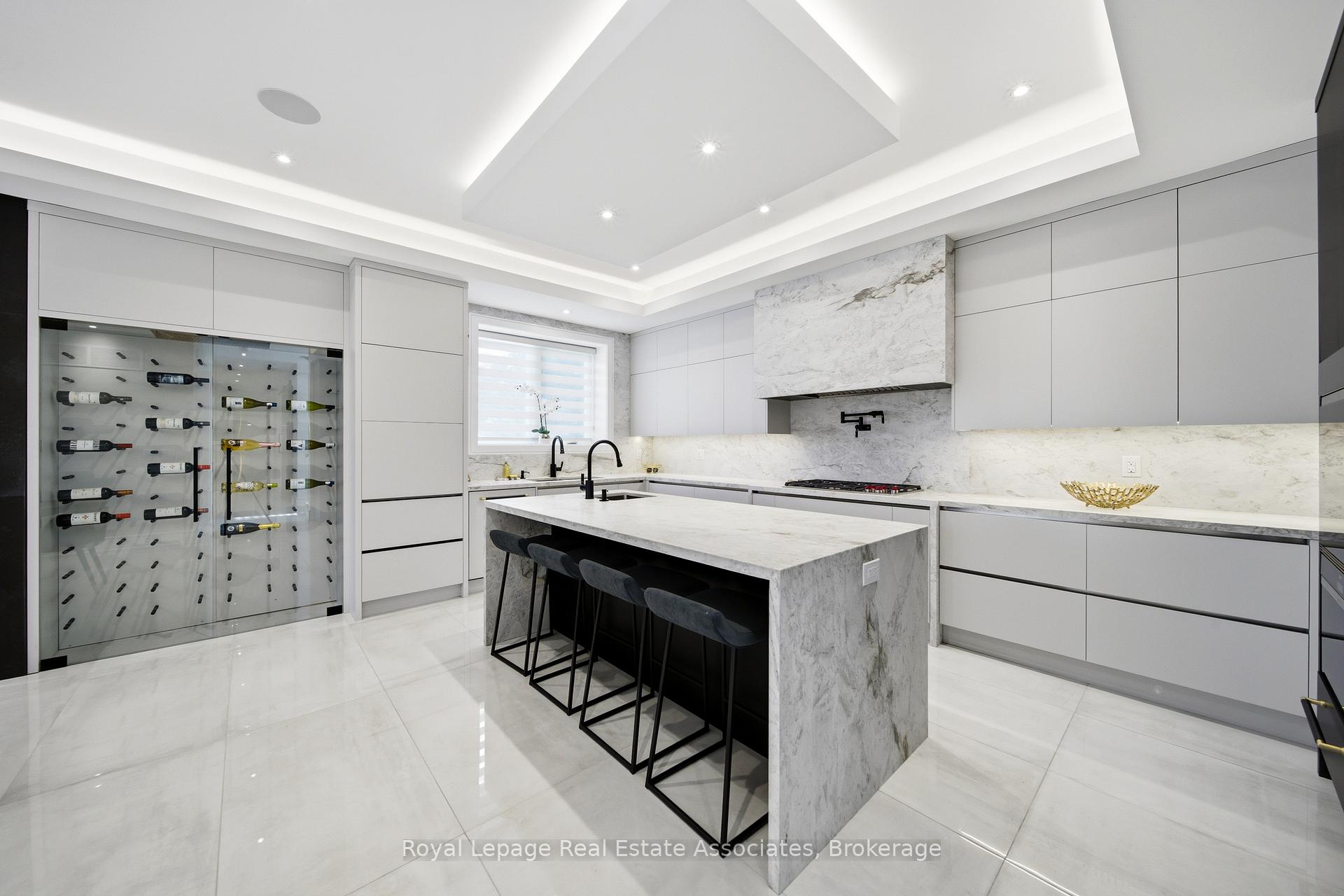 Photo 4 of 14 Joyce Parkway, North York, Yorkdale-Glen Park — HOMEH
