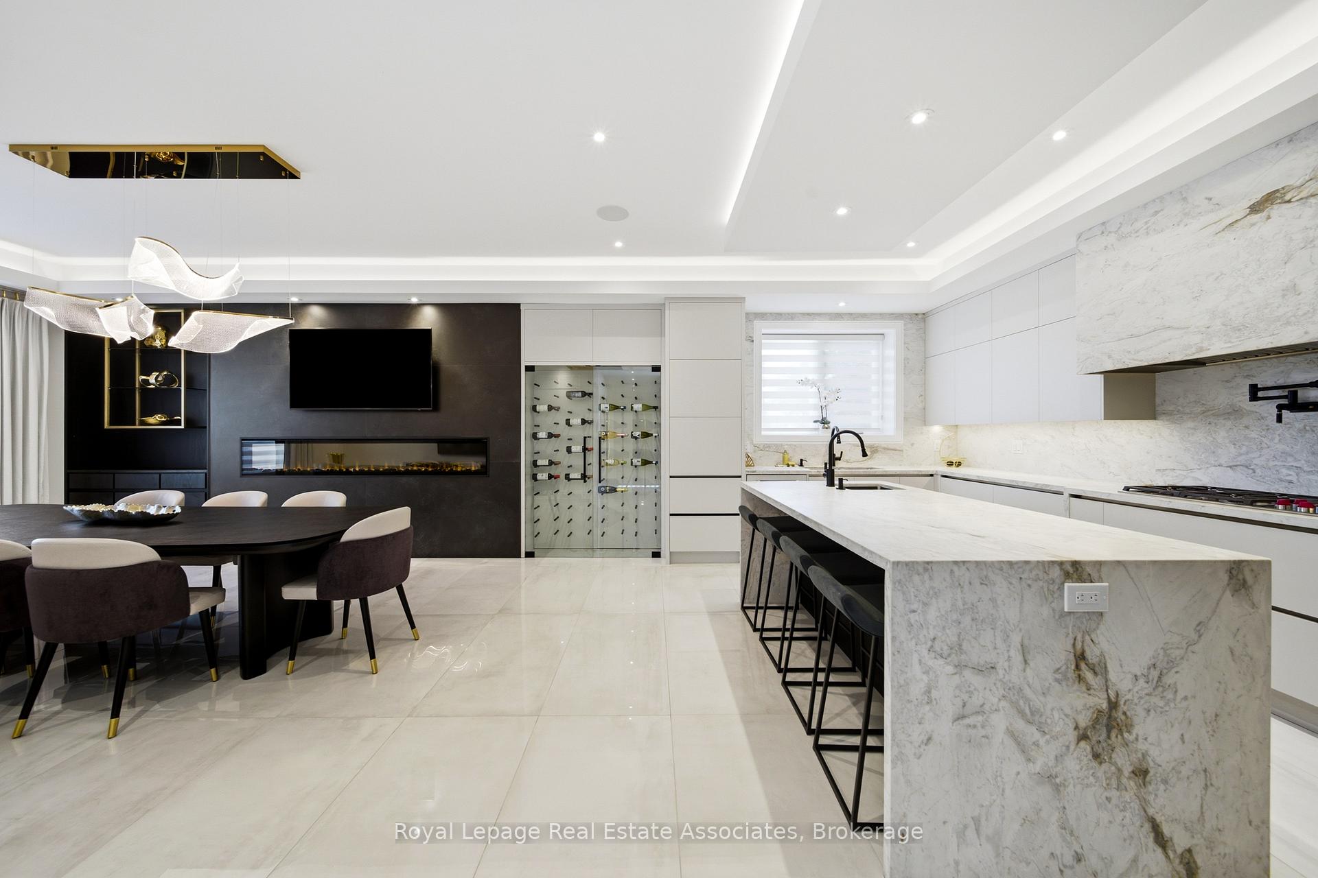 Photo 13 of 14 Joyce Parkway, North York, Yorkdale-Glen Park — HOMEH