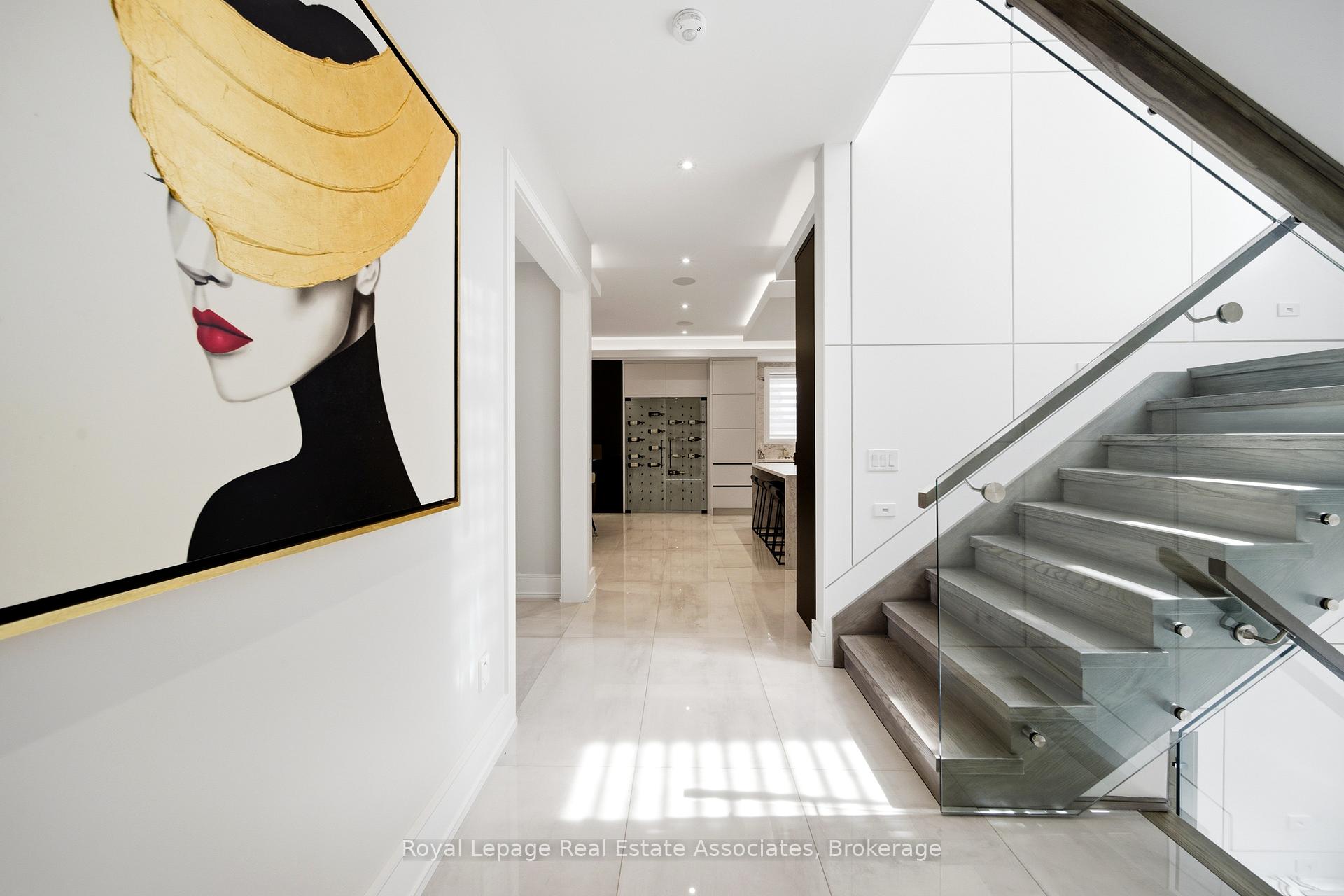 Photo 15 of 14 Joyce Parkway, North York, Yorkdale-Glen Park — HOMEH