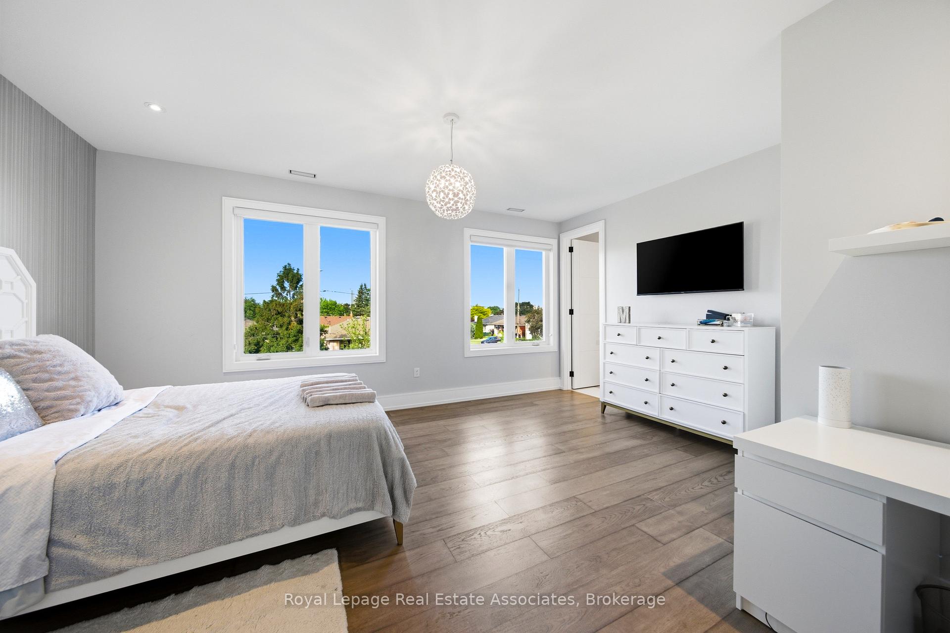 Photo 27 of 14 Joyce Parkway, North York, Yorkdale-Glen Park — HOMEH